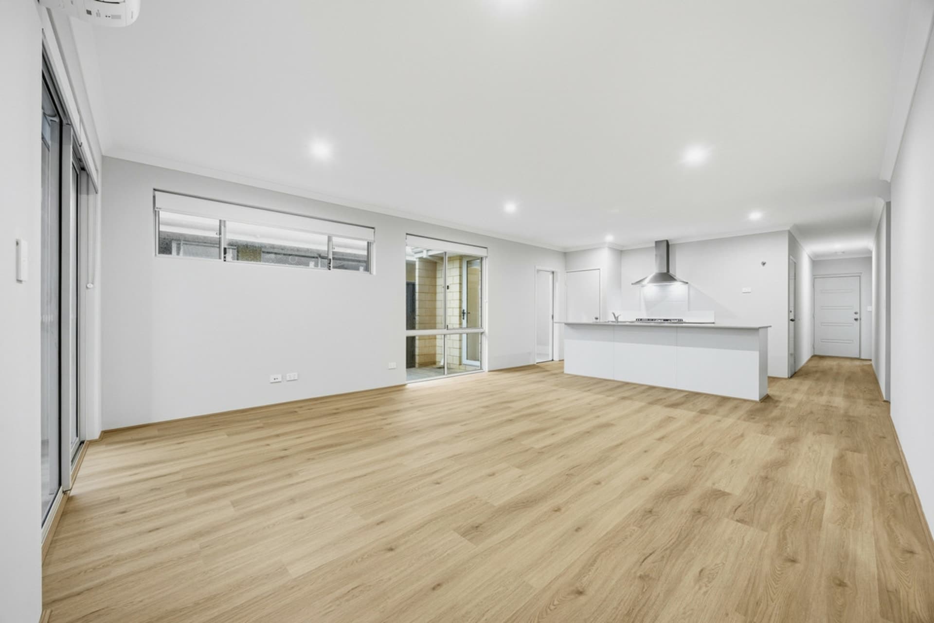 10 Norfolk Avenue, Port Kennedy, Port Kennedy - Thumbnail 3