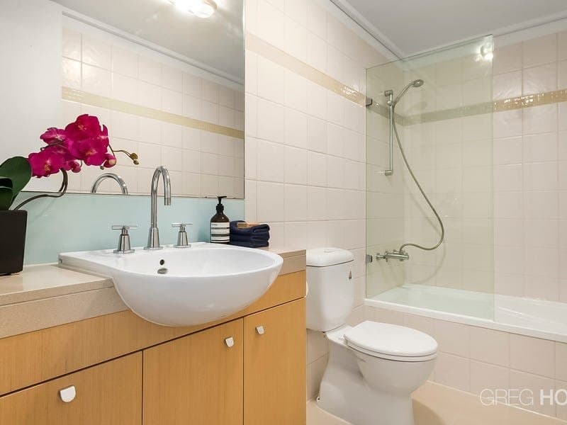 17/97 Cruikshank Street, Port Melbourne, Port Melbourne - Image 1