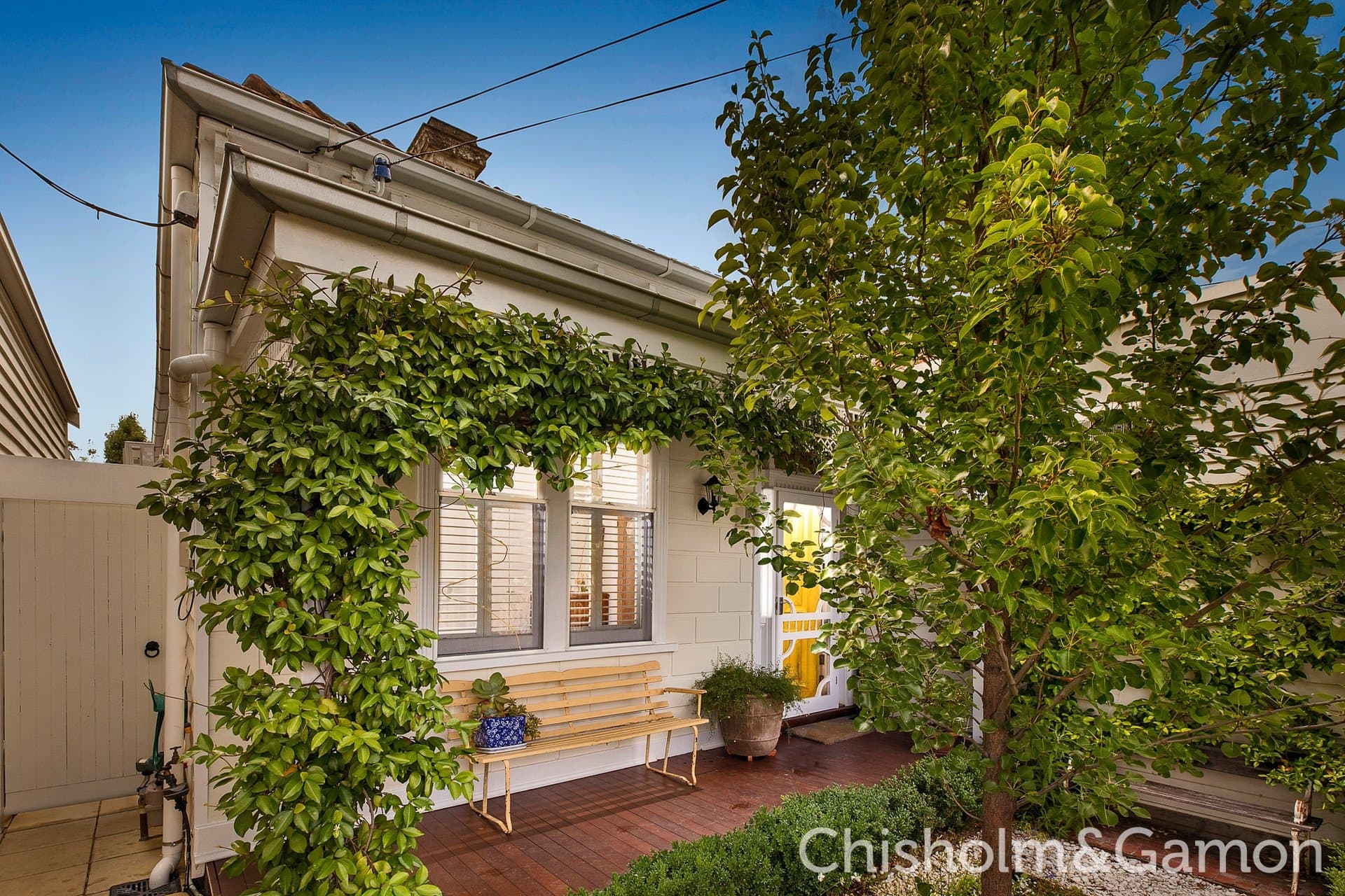14 Moore Street, Elwood, Elwood - Thumbnail 2