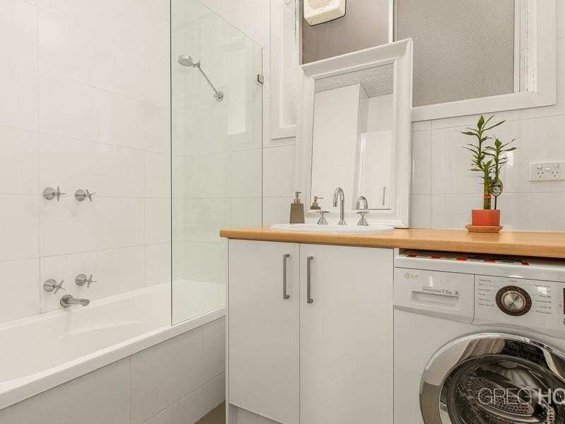 8/158 Bridge Street, Port Melbourne, Port Melbourne - Image 1