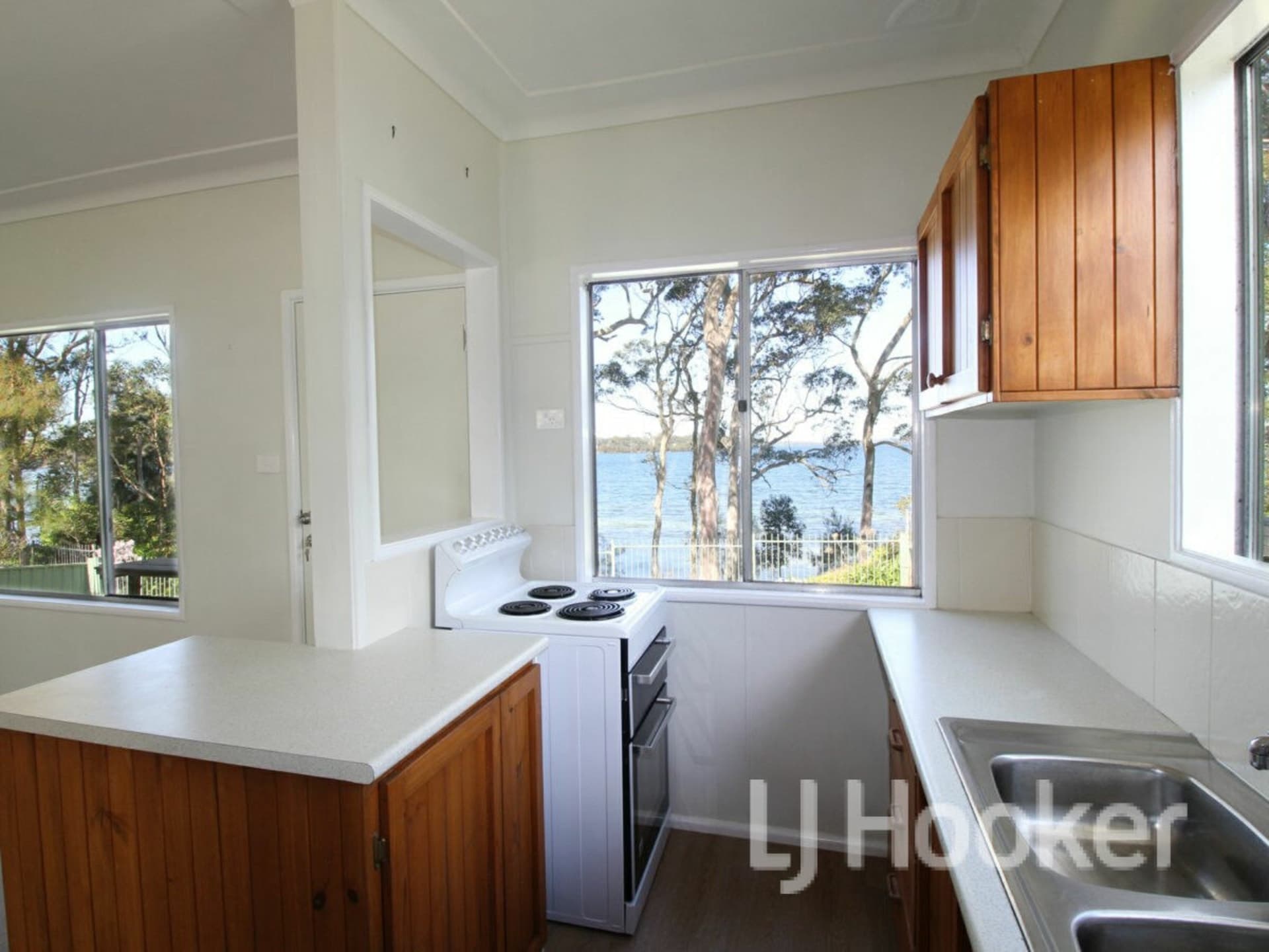 11 Walmer Avenue Sanctuary Point NSW, Sanctuary Point - Thumbnail 3
