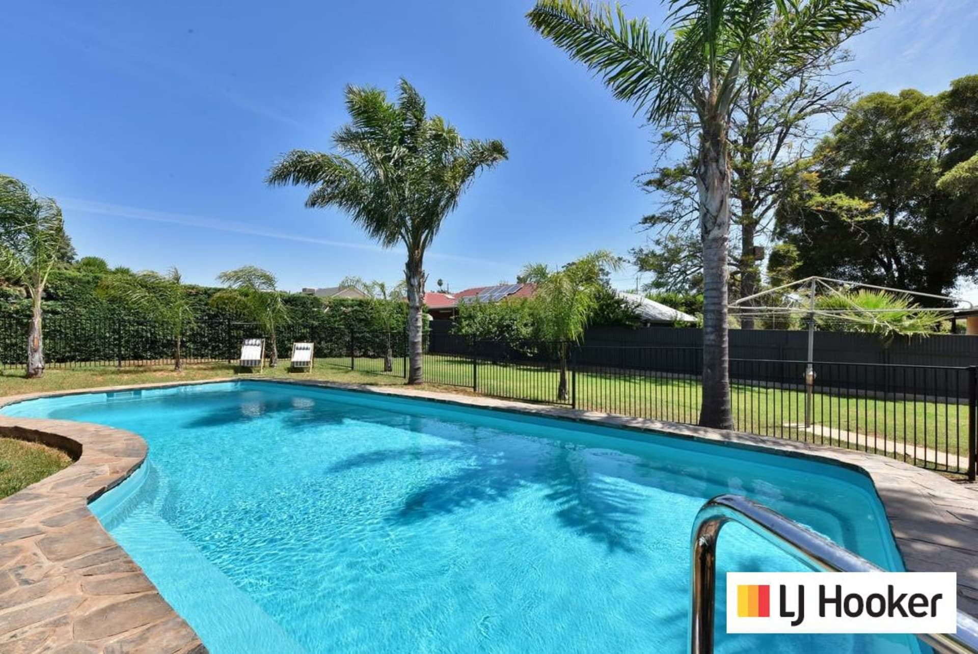 4 Tarnham Road Seacombe Heights SA, Seacombe Heights - Thumbnail 2
