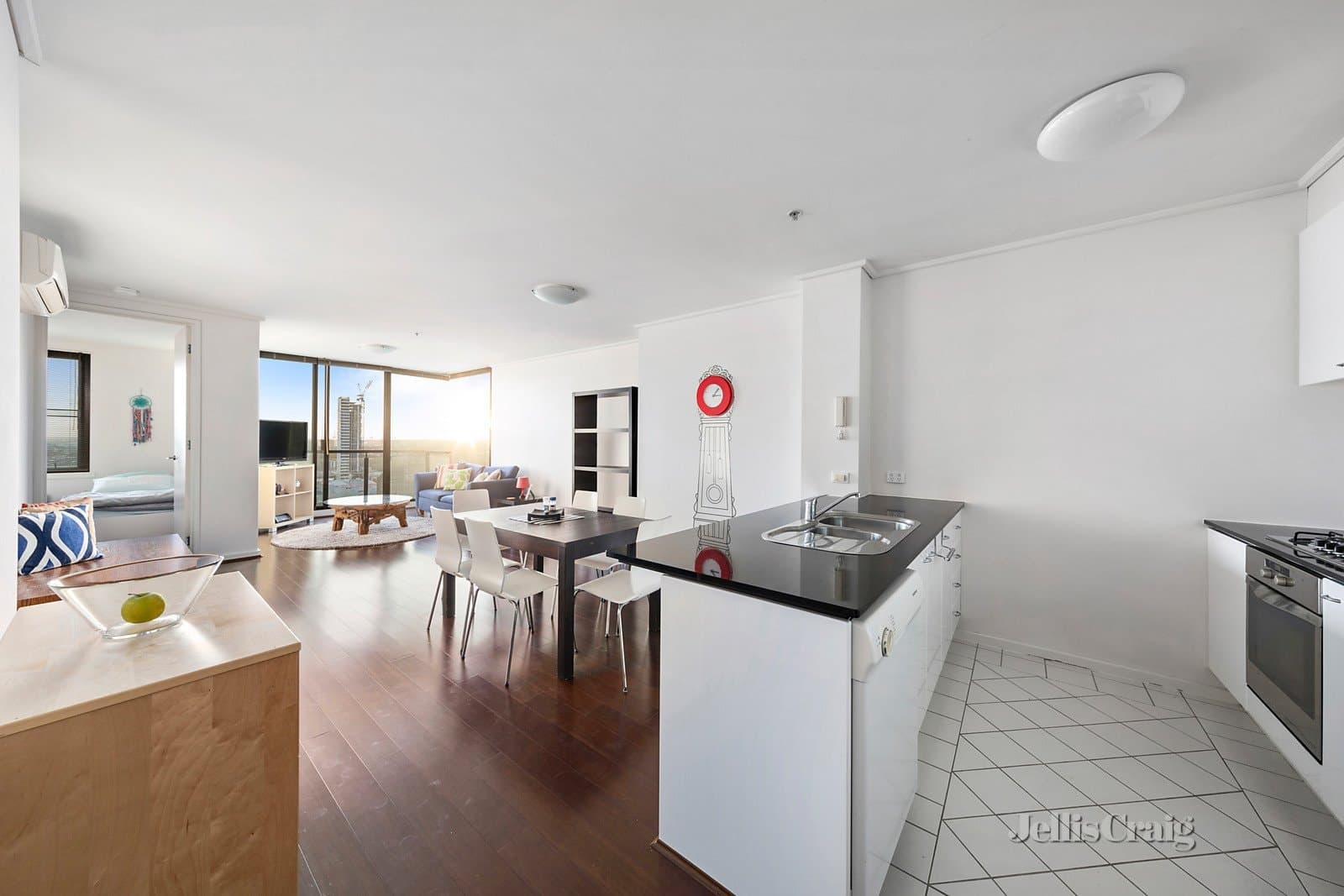 198/99 Whiteman Street, Southbank, Southbank - Thumbnail 2