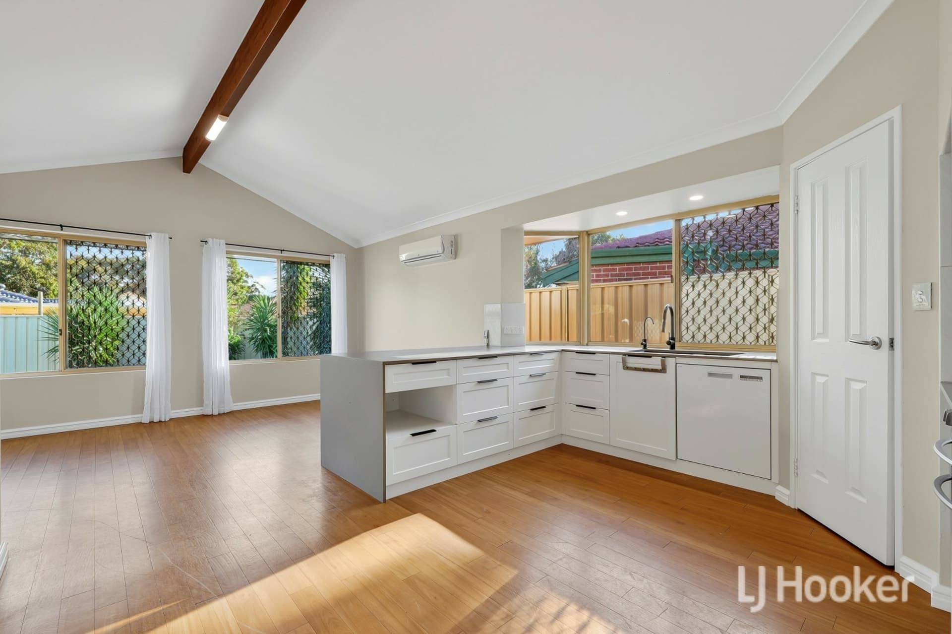 8 Moira Mews Stratton WA, Stratton - Thumbnail 2