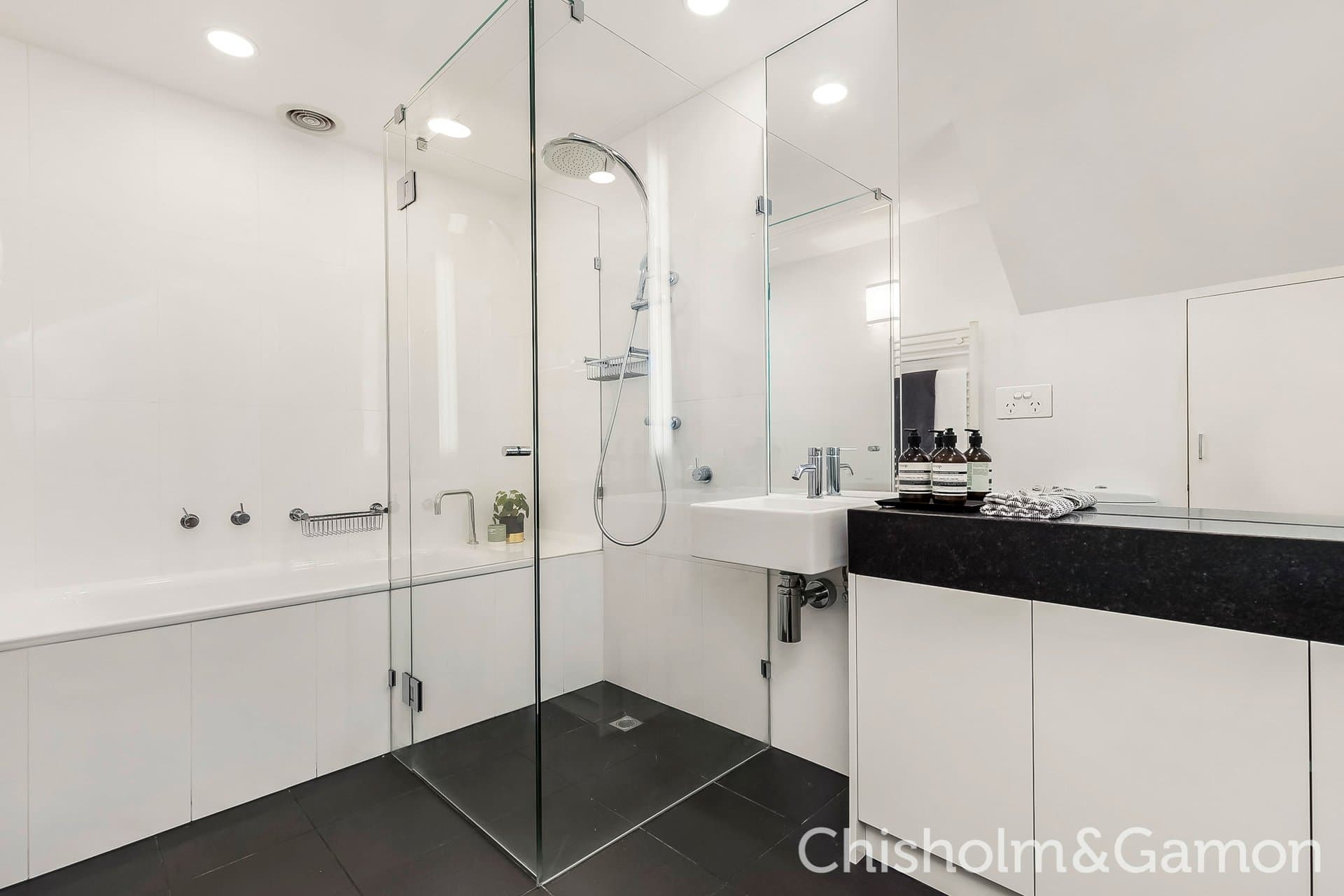 2/30A Ormond Road, Elwood, Elwood - Thumbnail 8