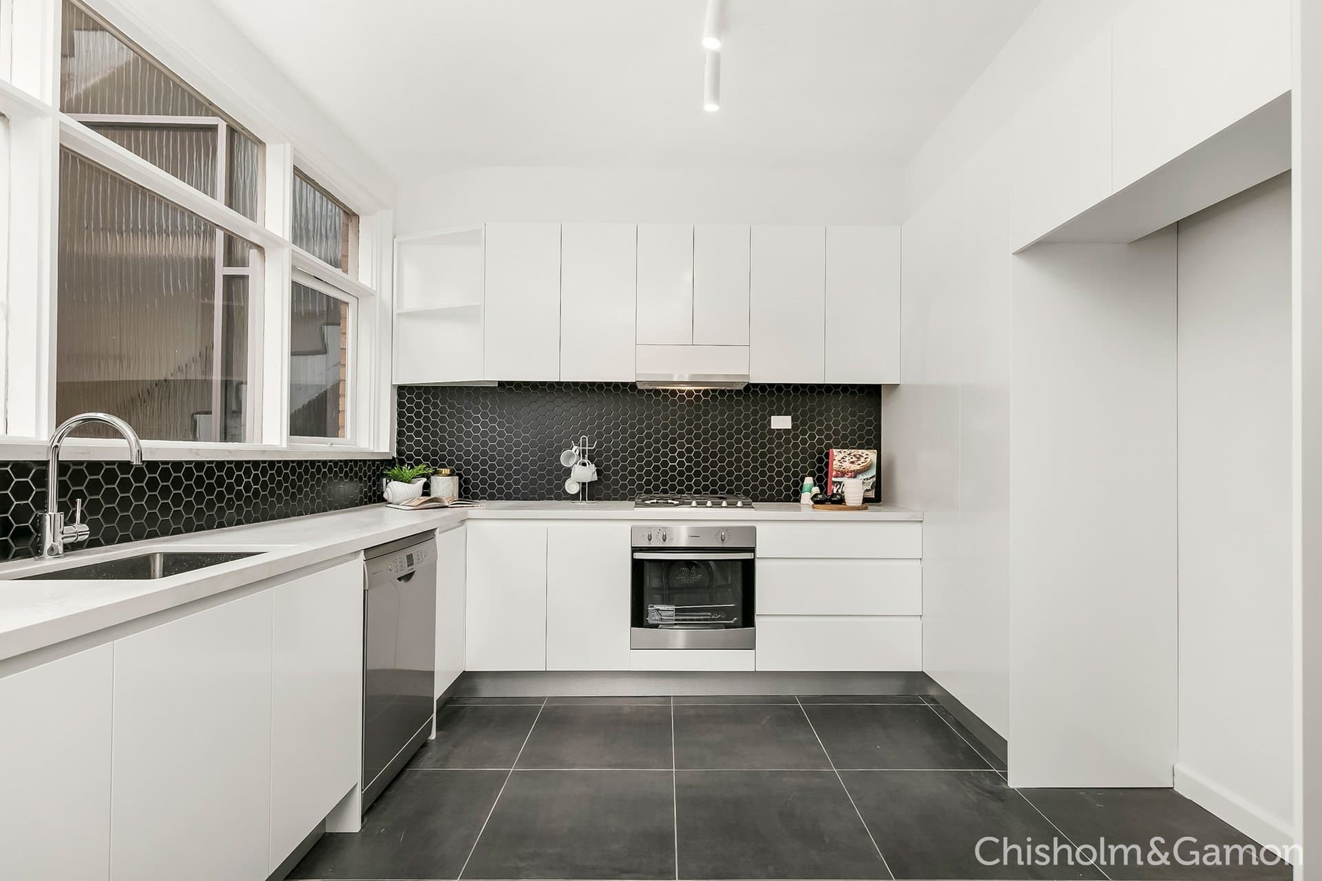 17/29 Dickens Street, Elwood, Elwood - Thumbnail 3