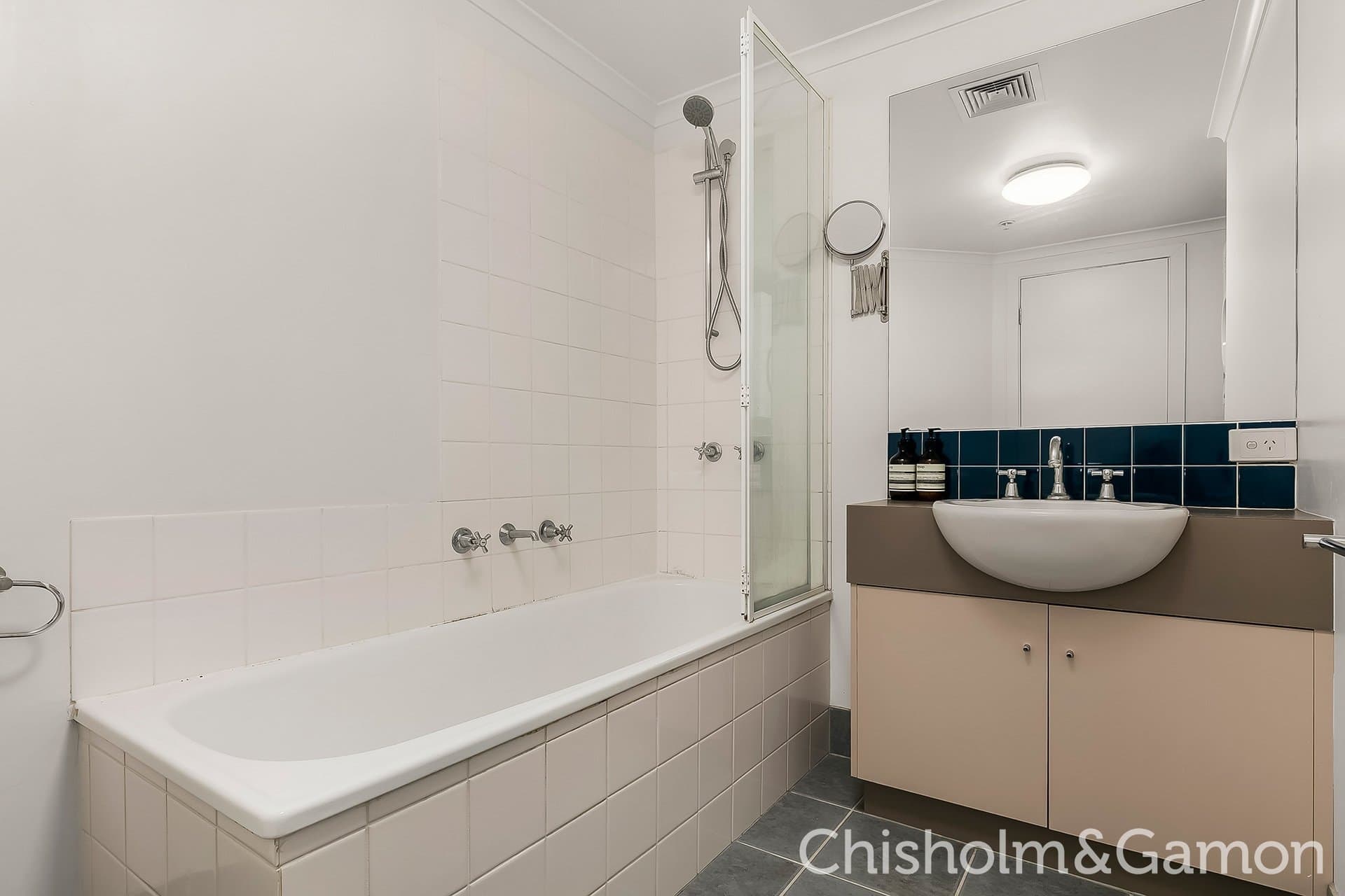 17/5 Dickens Street, Elwood, Elwood - Image 1