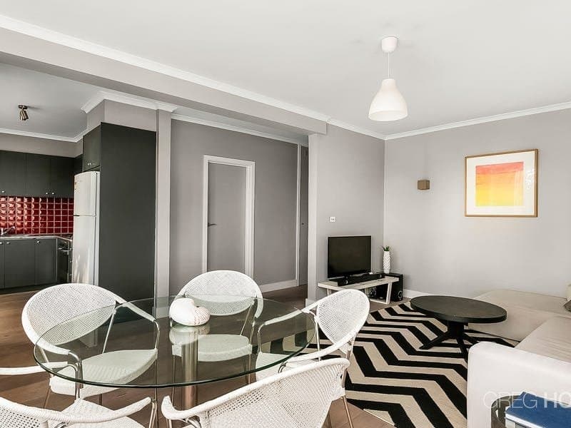 1/20 Marine Parade, St Kilda, St Kilda - Thumbnail 4