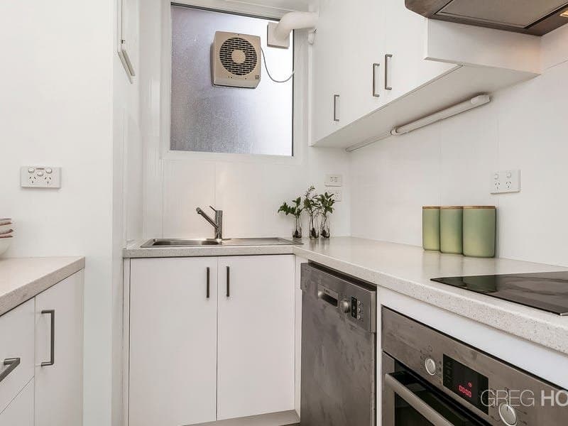 2/56 Smith Street, South Melbourne, South Melbourne - Thumbnail 5