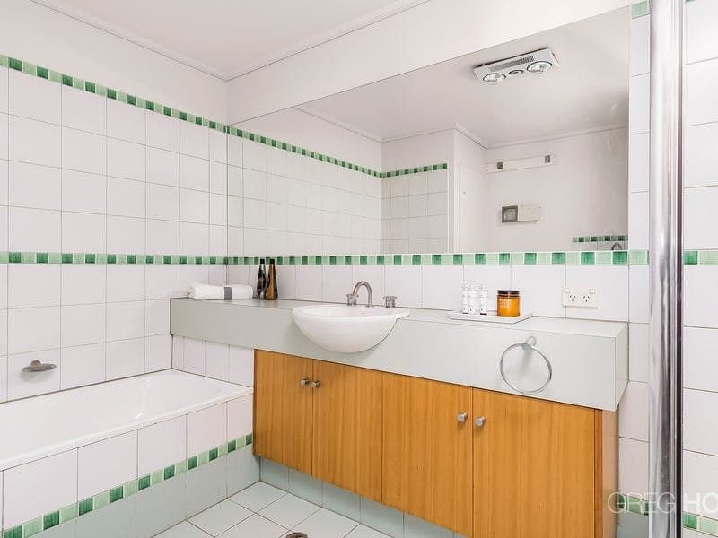 410/23 Queens Road, Melbourne, Melbourne - Image 1