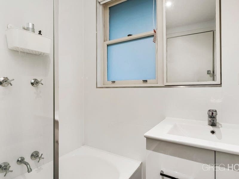 11/8 Louise Street, Melbourne, Melbourne - Image 1