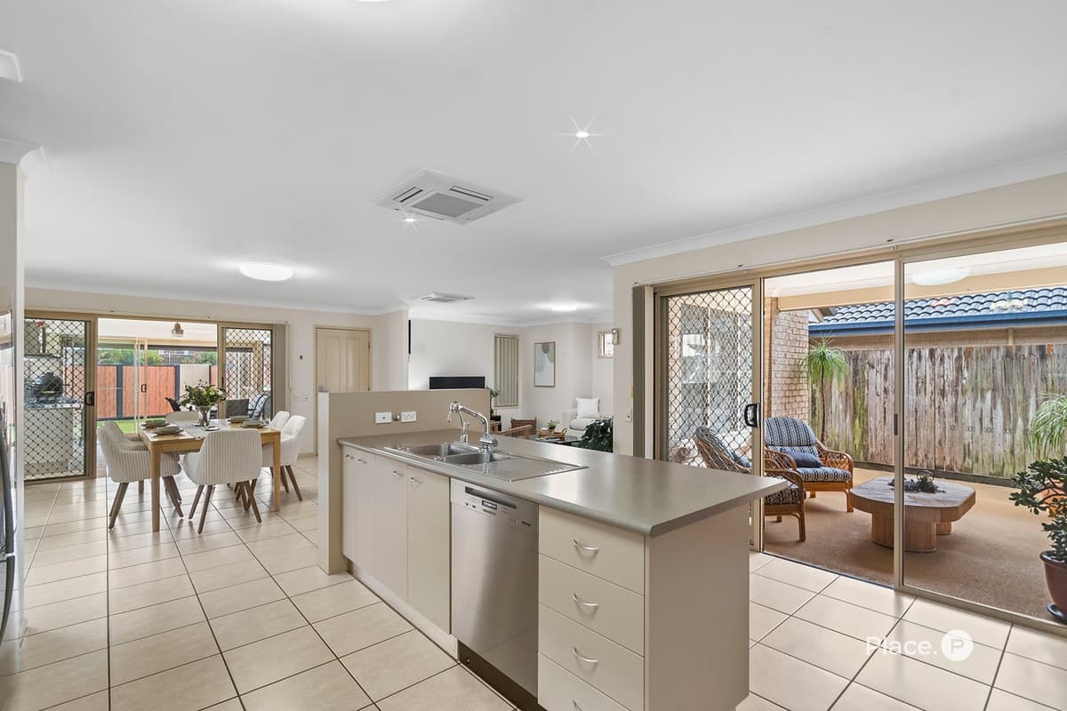 196 Pine Street, Wynnum - Thumbnail 2