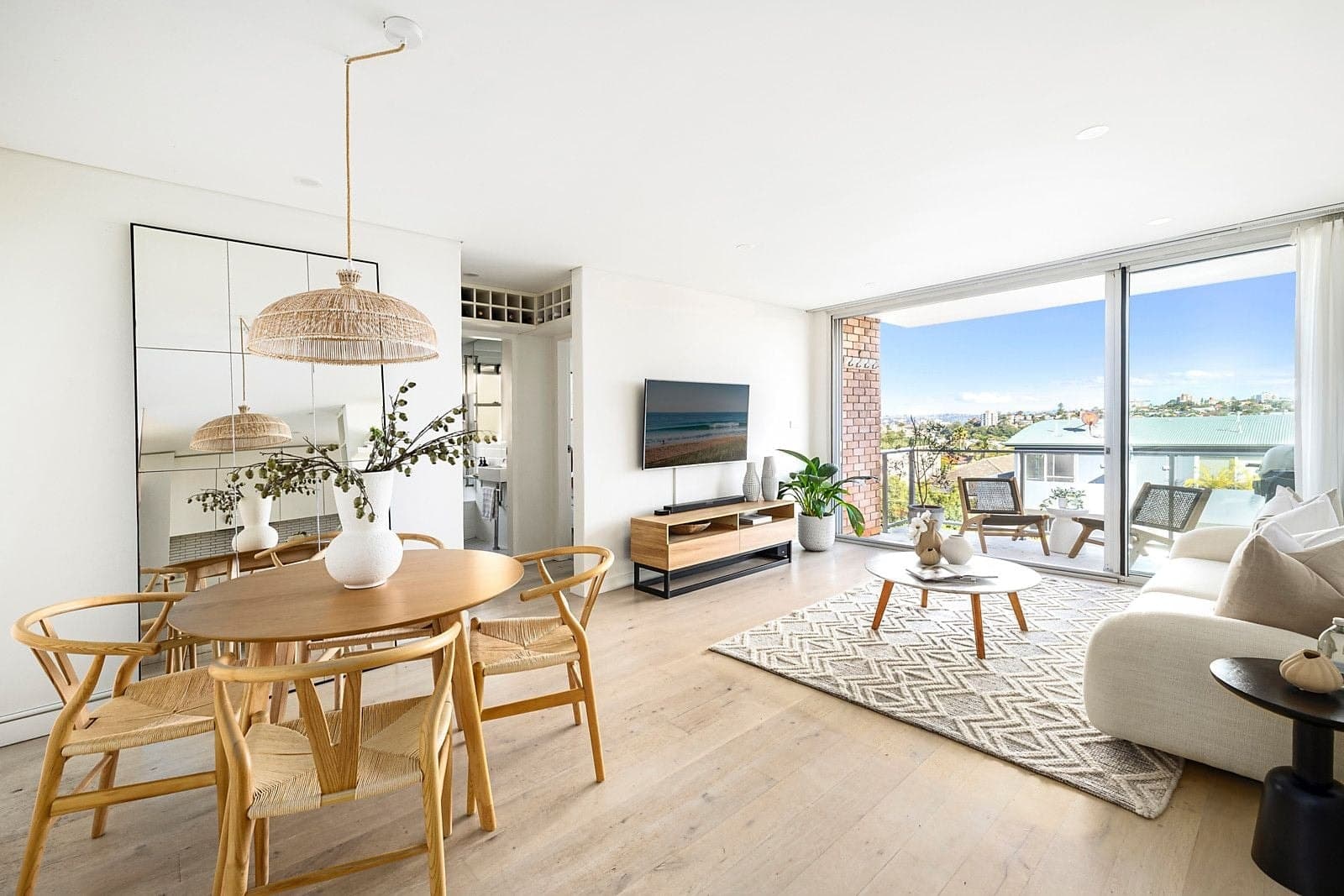 18/44 Crown Road, Queenscliff, Queenscliff - Image 1