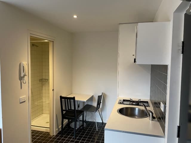 605/6 High St, North Melbourne - Thumbnail 2