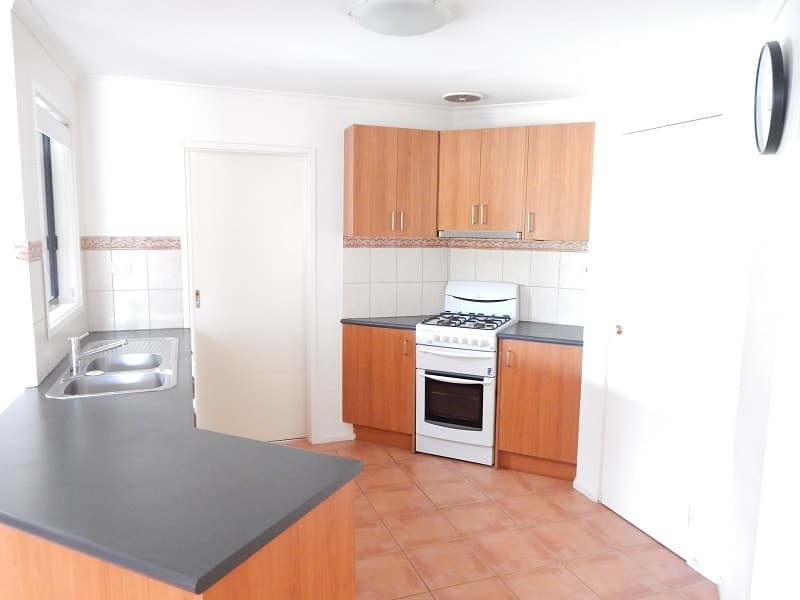 6 Athol Ave, Roxburgh Park - Thumbnail 4