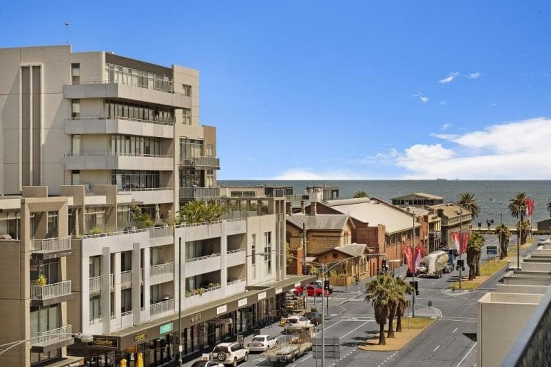 511/101 Bay St, Port Melbourne - Image 1