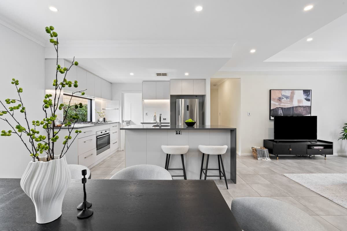 20 Fiore Court, Lake Coogee WA 6166, Lake Coogee - Thumbnail 4