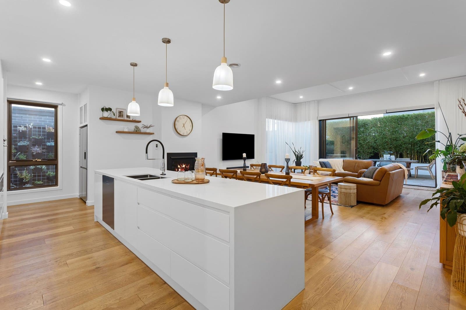 17 Carnoustie Grove, Mornington - Thumbnail 4