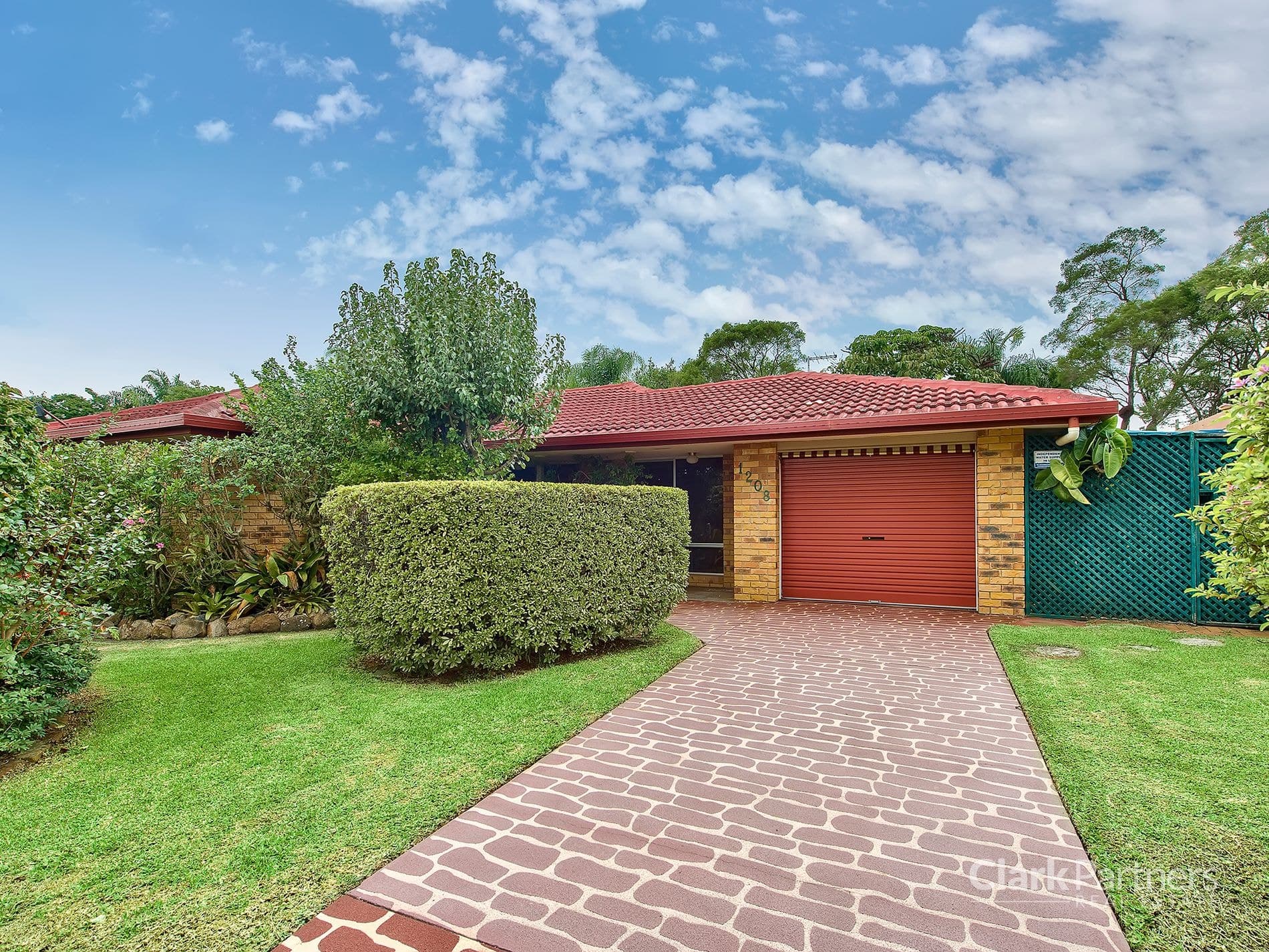 1208 Old North Crescent, Strathpine, QLD, Strathpine - Thumbnail 2