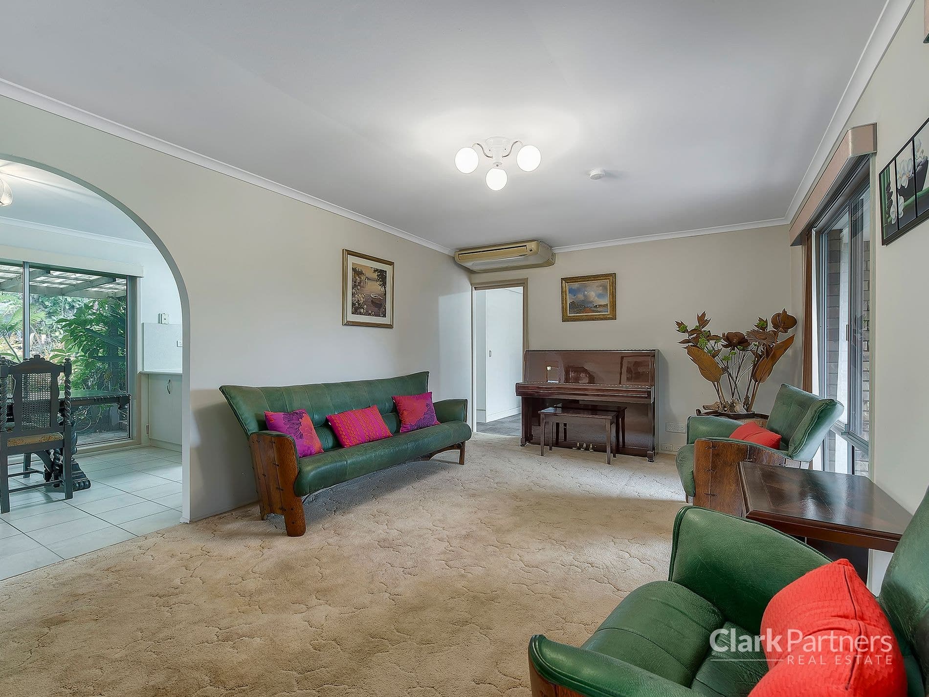 1208 Old North Crescent, Strathpine, QLD, Strathpine - Thumbnail 3