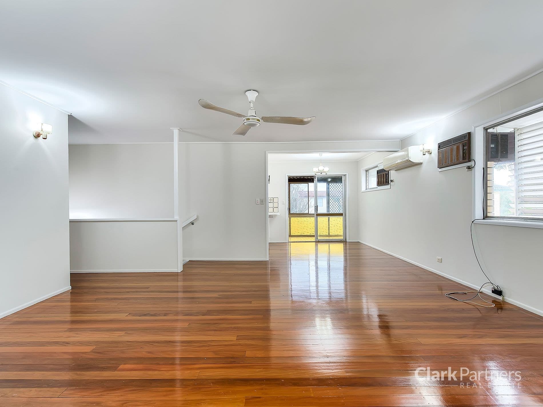 105 Shakespeare Parade, Strathpine, QLD, Strathpine - Thumbnail 2