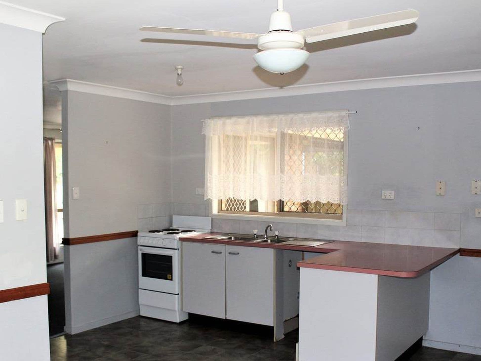 16 Ryan Street, Loganlea, QLD, Loganlea - Thumbnail 3