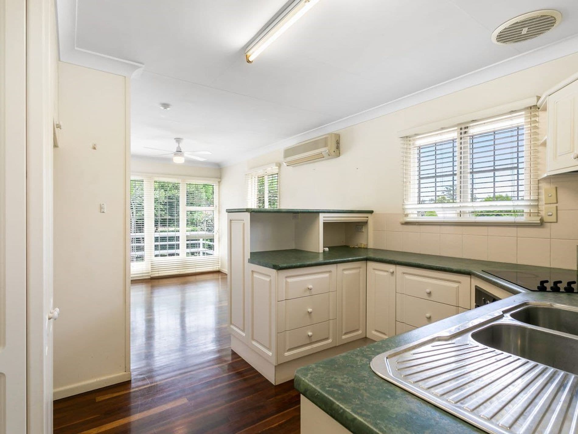 22 Ellis Street, Lawnton, QLD, Lawnton - Thumbnail 3