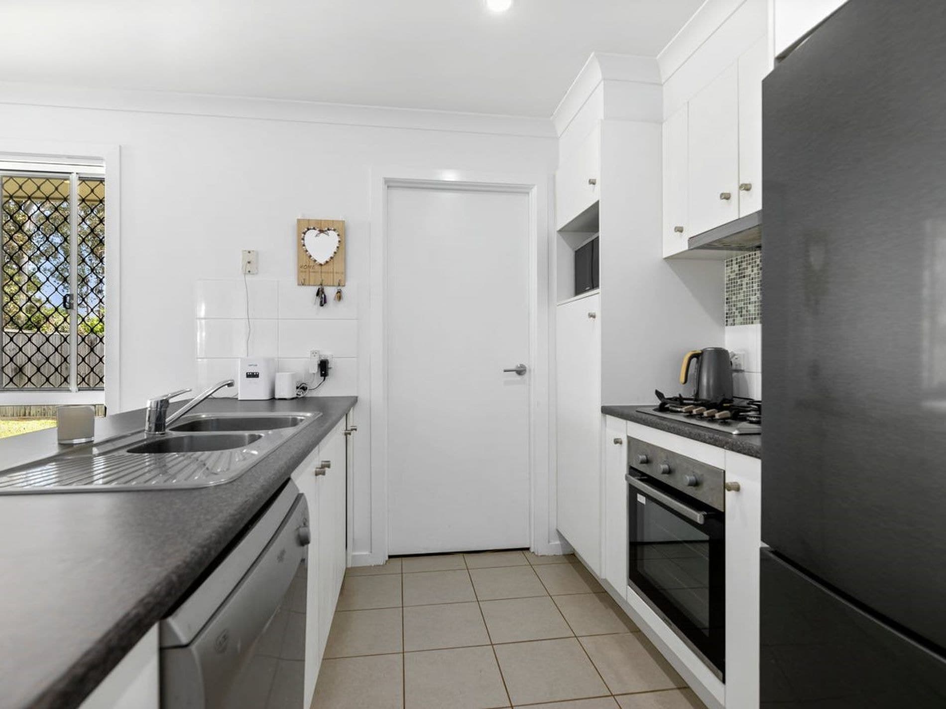 4 Anissa Court, Bellmere, QLD, Bellmere - Thumbnail 3