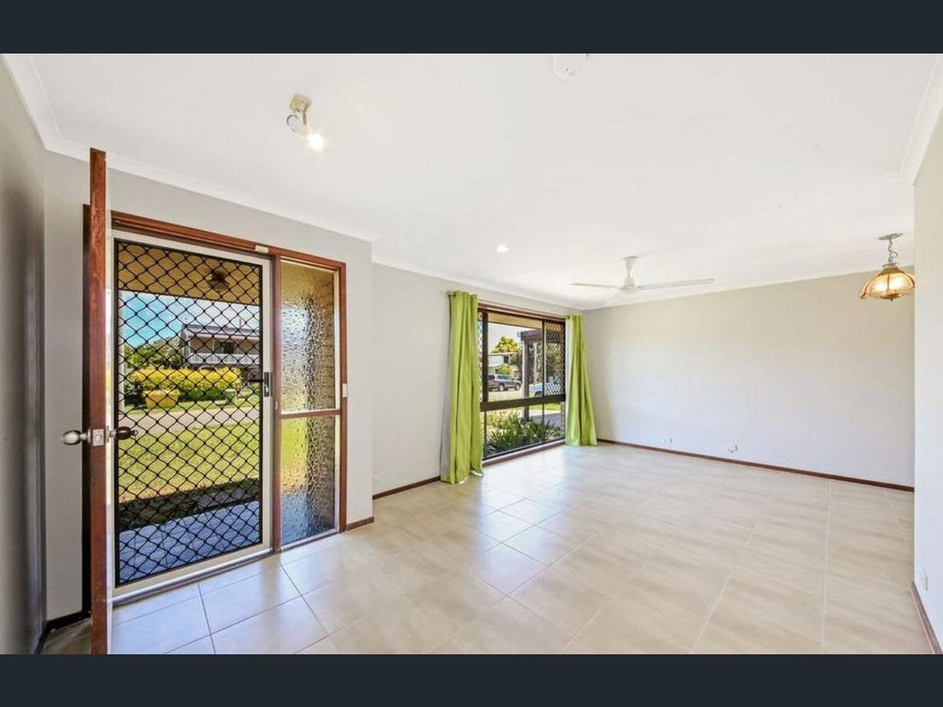 22 Rosewood Drive, Strathpine, QLD, Strathpine - Thumbnail 5