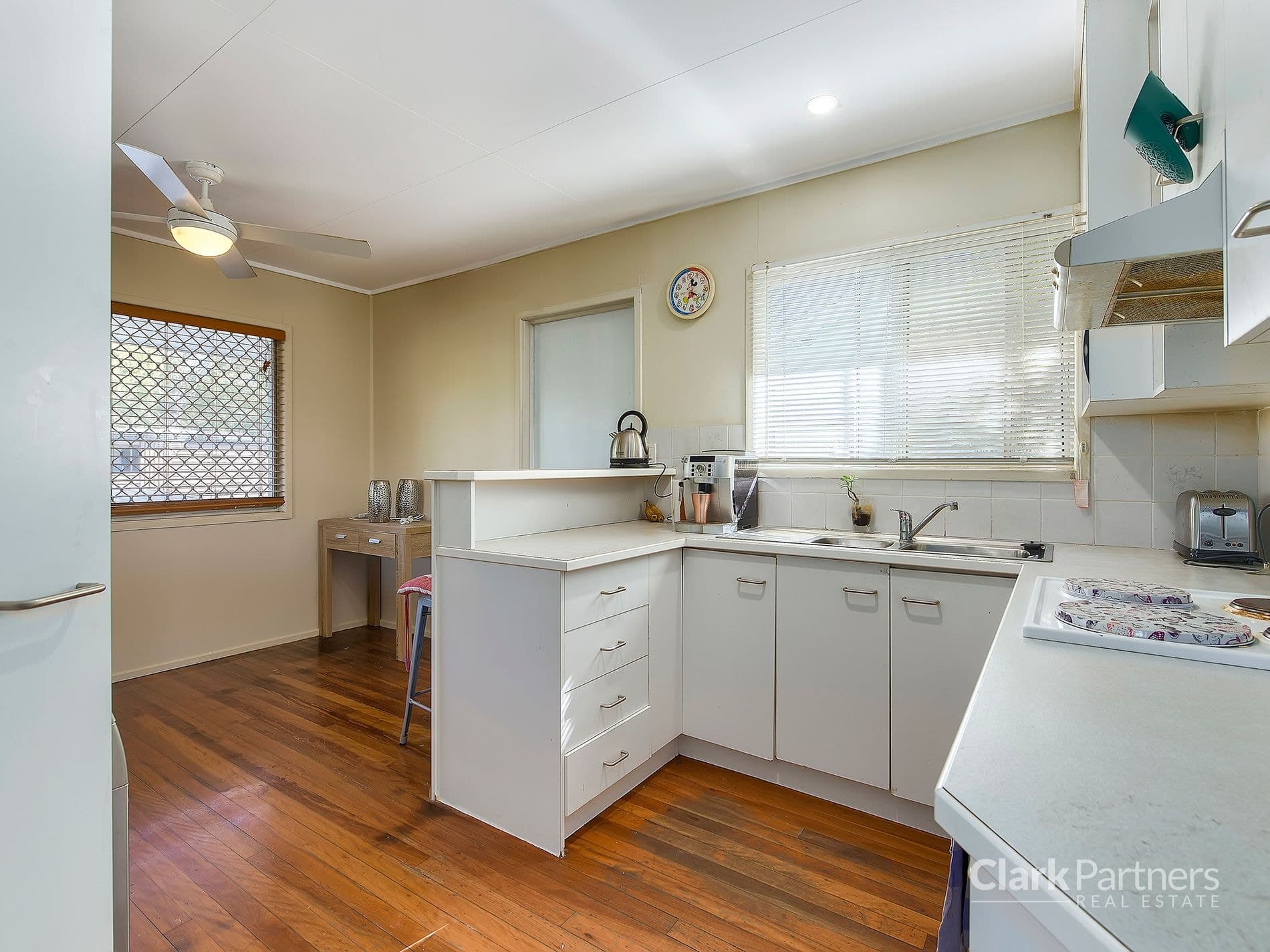 16 Valiant Crescent, Strathpine, QLD, Strathpine - Thumbnail 4