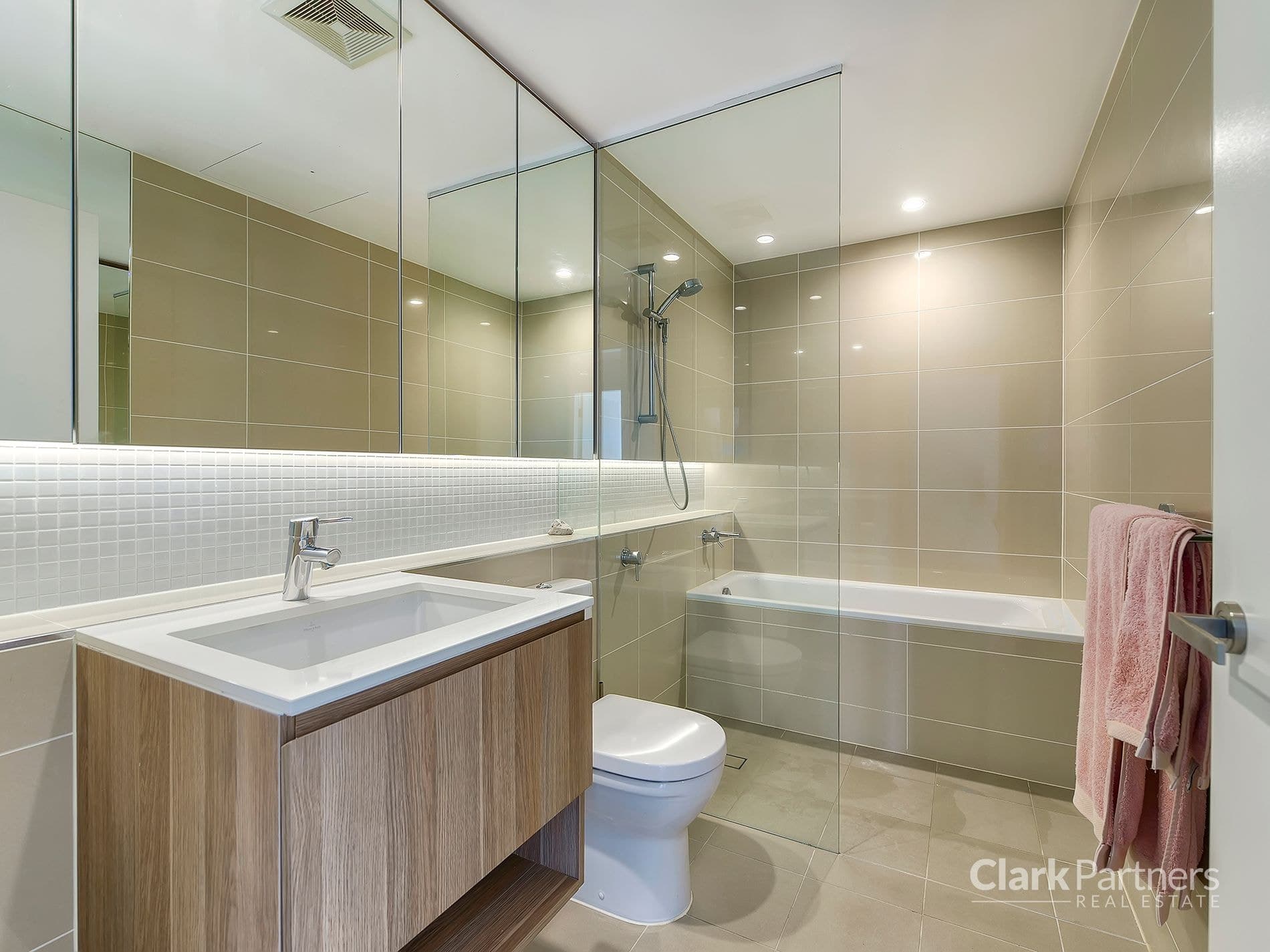 4510 / 18 Parkside Circuit, Hamilton, QLD, Hamilton - Thumbnail 8
