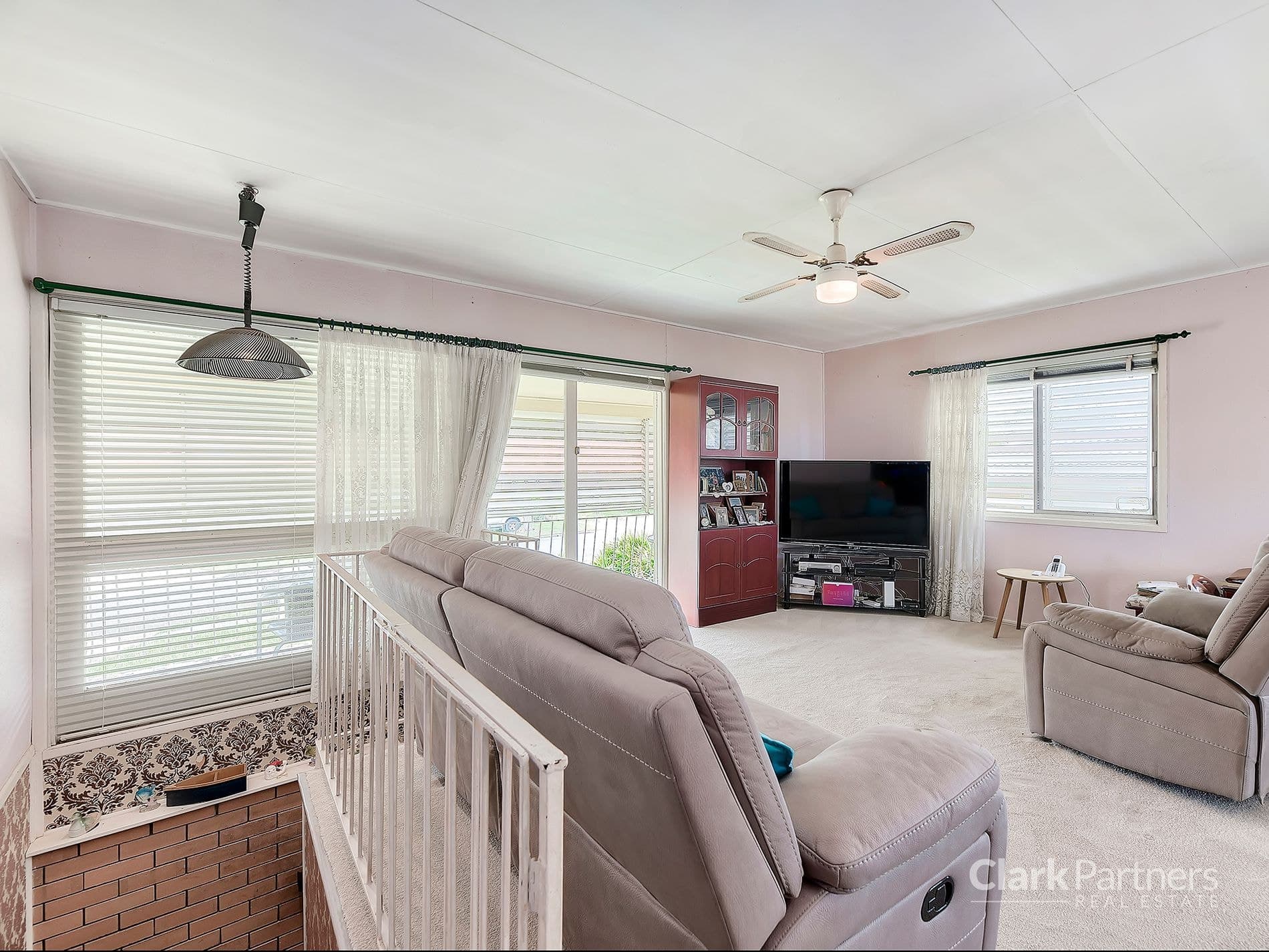 24 Centre Street, Strathpine, QLD, Strathpine - Thumbnail 2