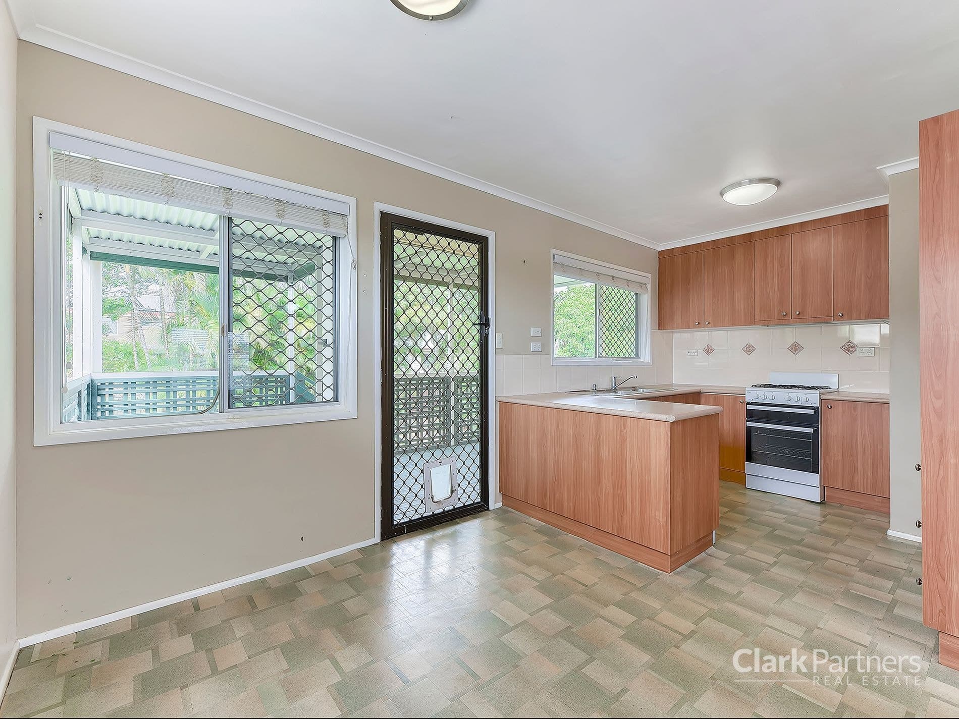 18 Shelley Street, Strathpine, QLD, Strathpine - Thumbnail 4