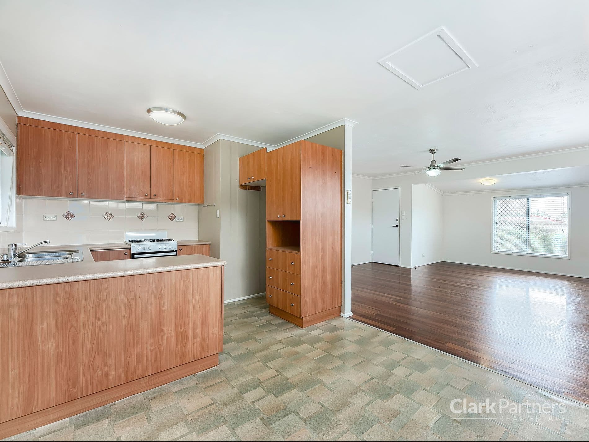 18 Shelley Street, Strathpine, QLD, Strathpine - Thumbnail 6