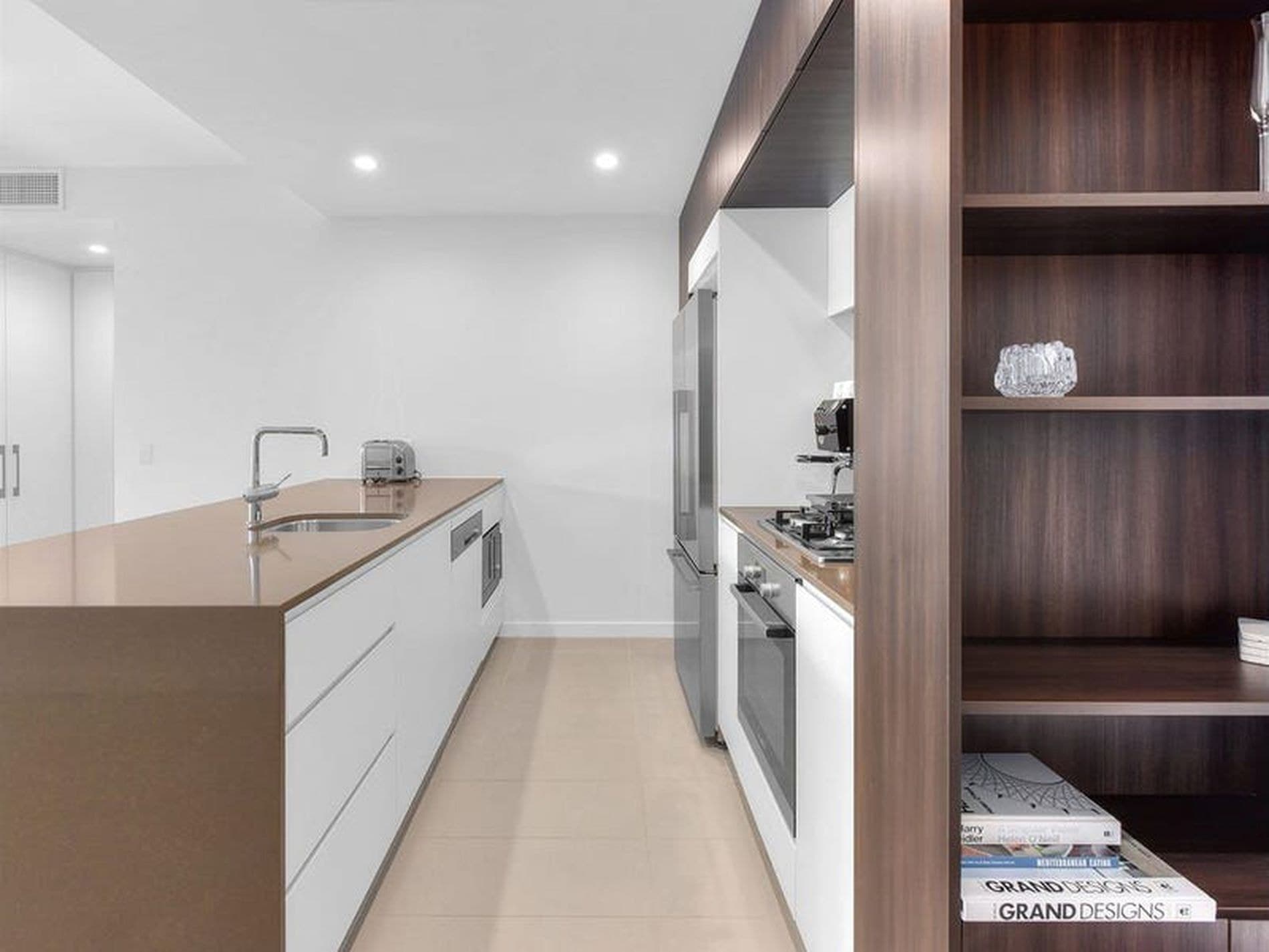 4210 / 18 Parkside Circuit, Hamilton, QLD, Hamilton - Thumbnail 2