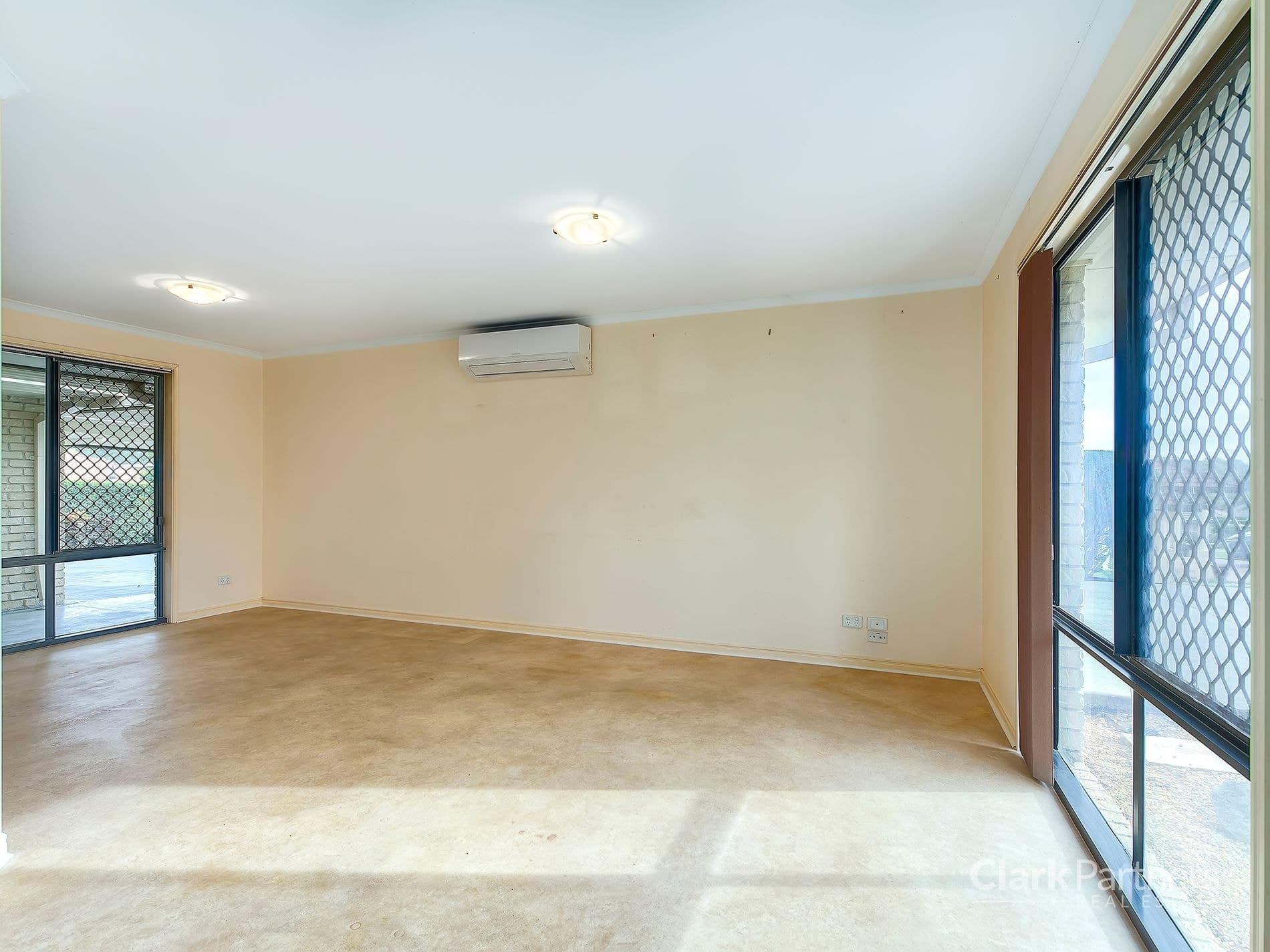 37 Hayward Avenue, Cashmere, QLD, Cashmere - Thumbnail 2