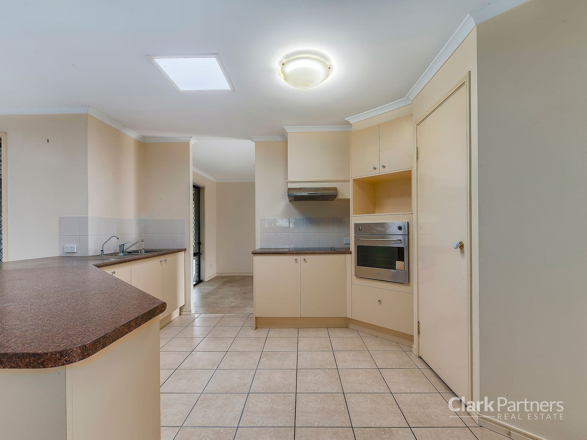 37 Hayward Avenue, Cashmere, QLD, Cashmere - Thumbnail 4
