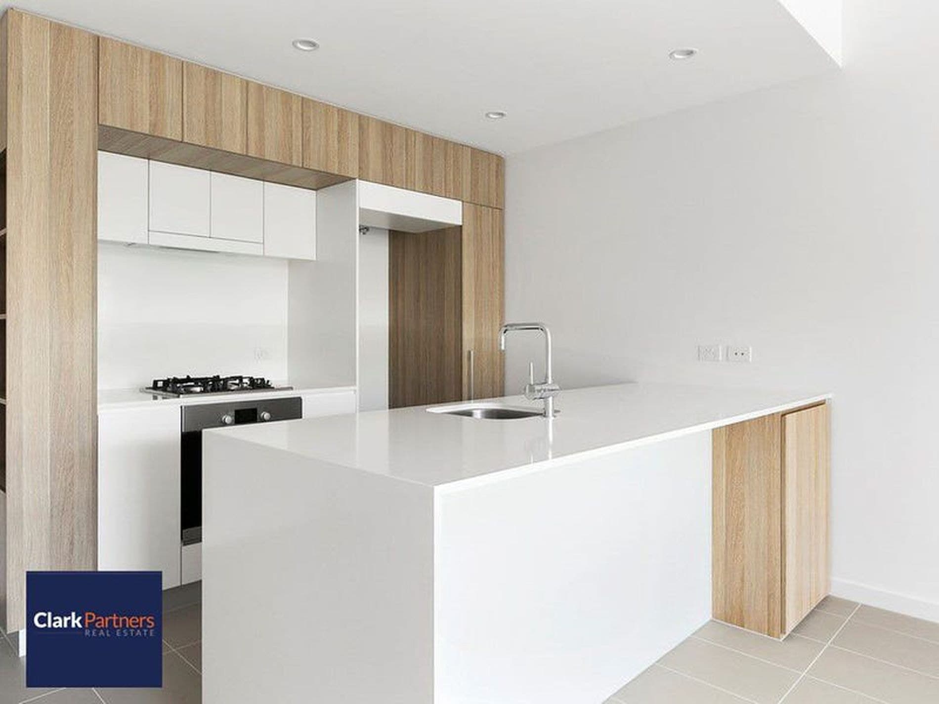 4513 / 18 Parkside Circuit, Hamilton, QLD, Hamilton - Thumbnail 3