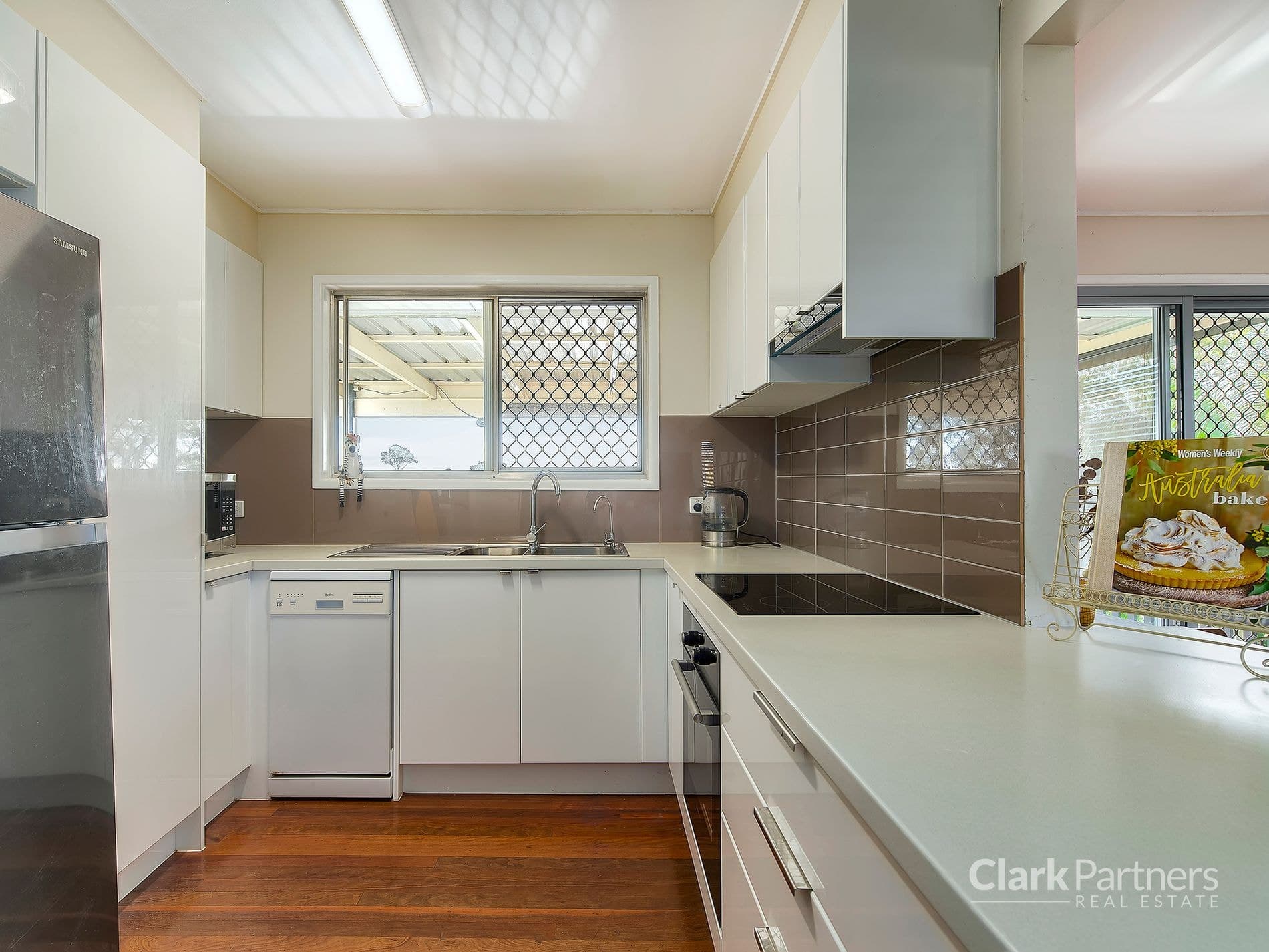 65 Shakespeare Parade, Strathpine, QLD, Strathpine - Thumbnail 5