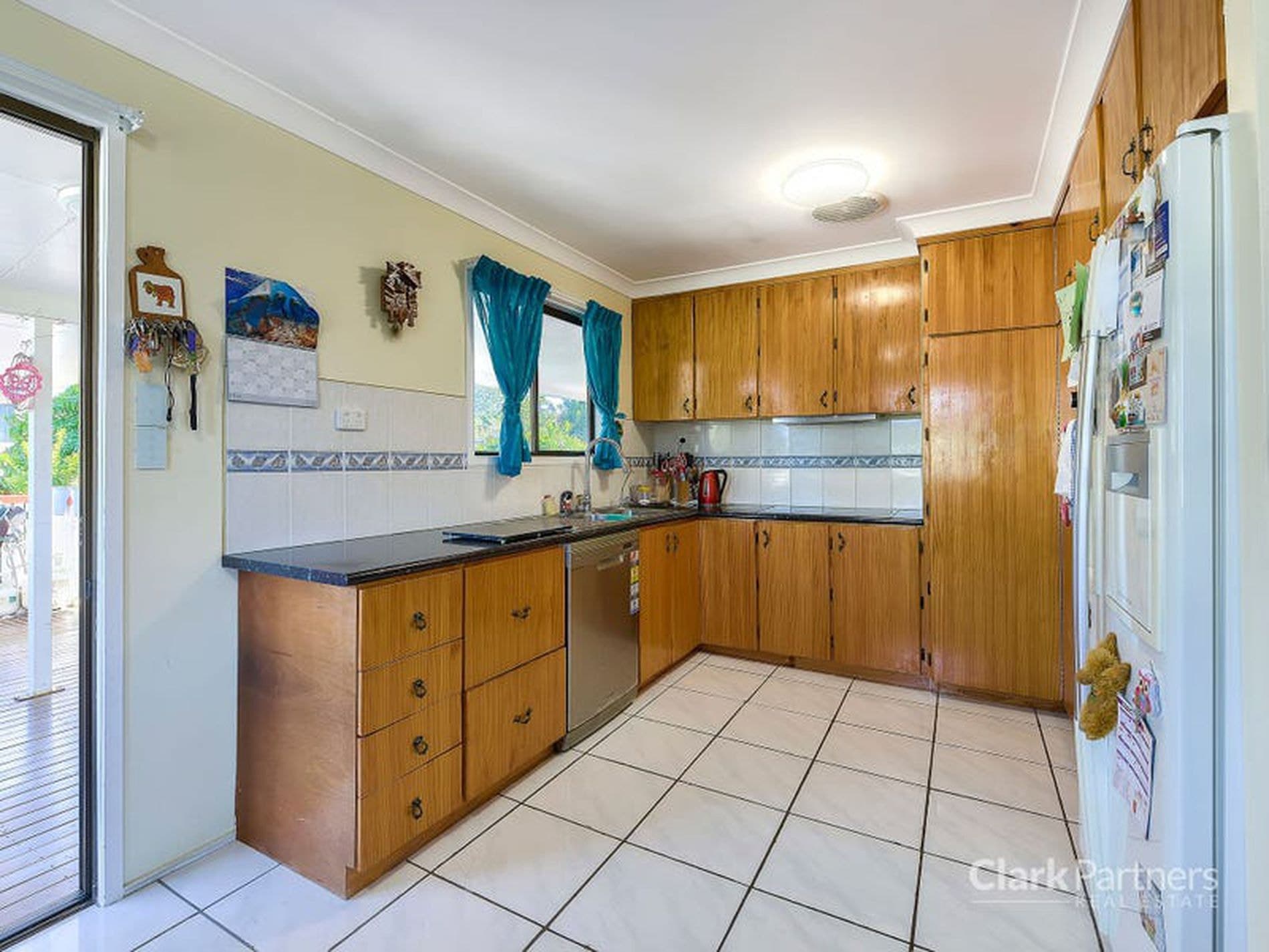 61 Peter Street, Strathpine, QLD, Strathpine - Thumbnail 4