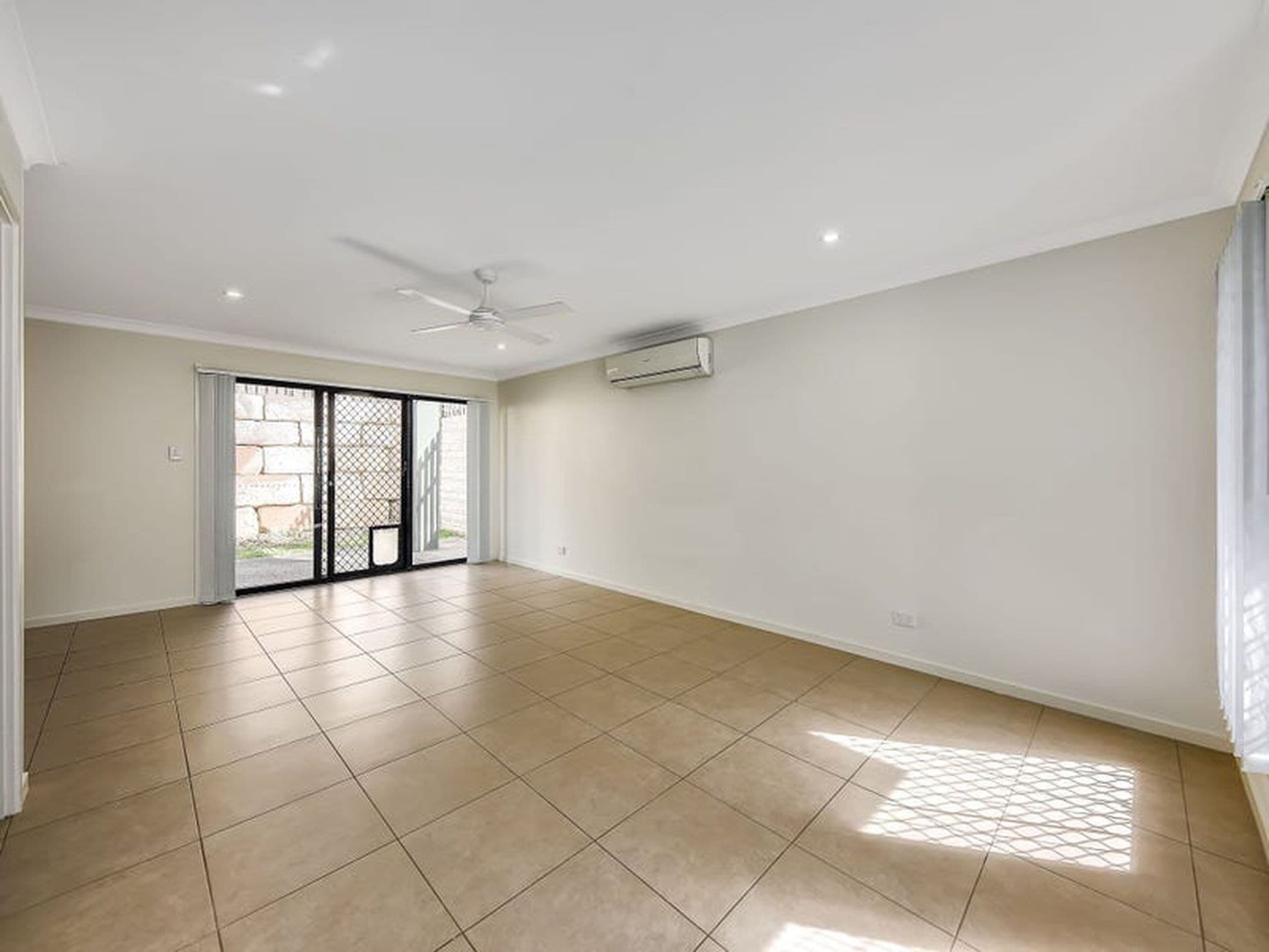 2 / 6 Carnarvon Ave, Springfield Lakes, QLD, Springfield Lakes - Thumbnail 2