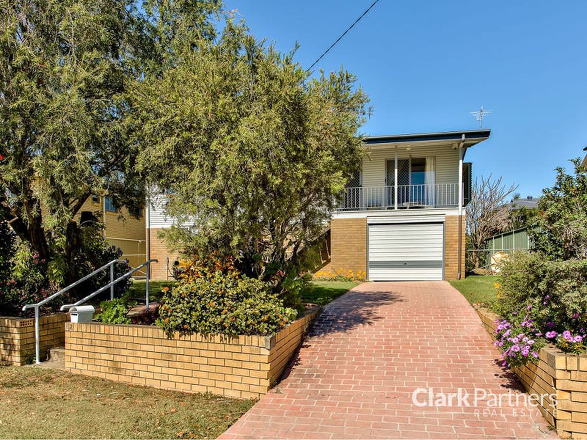 22 Lord Byron Parade, Strathpine, QLD, Strathpine - Thumbnail 2