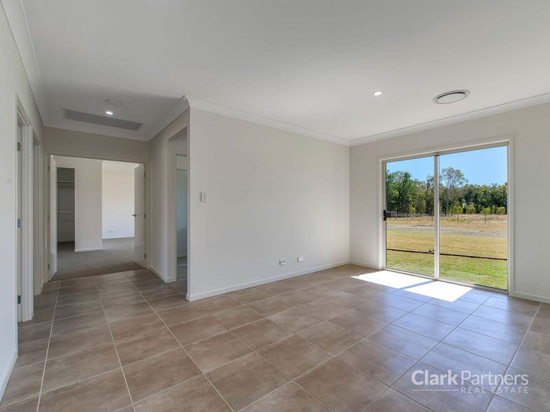 6 Peakview Drive, Caboolture, QLD, Caboolture - Thumbnail 7