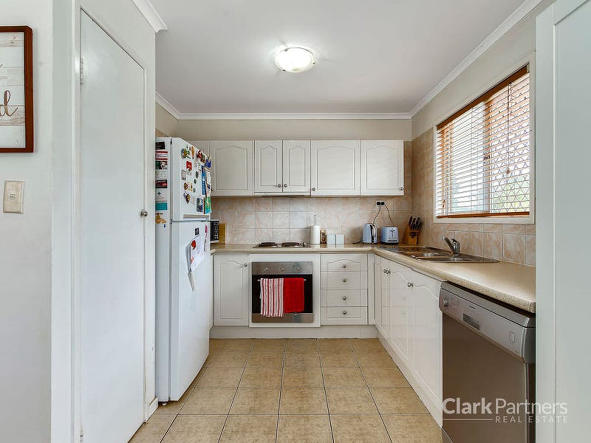 34 Windrest Street, Strathpine, QLD, Strathpine - Thumbnail 3