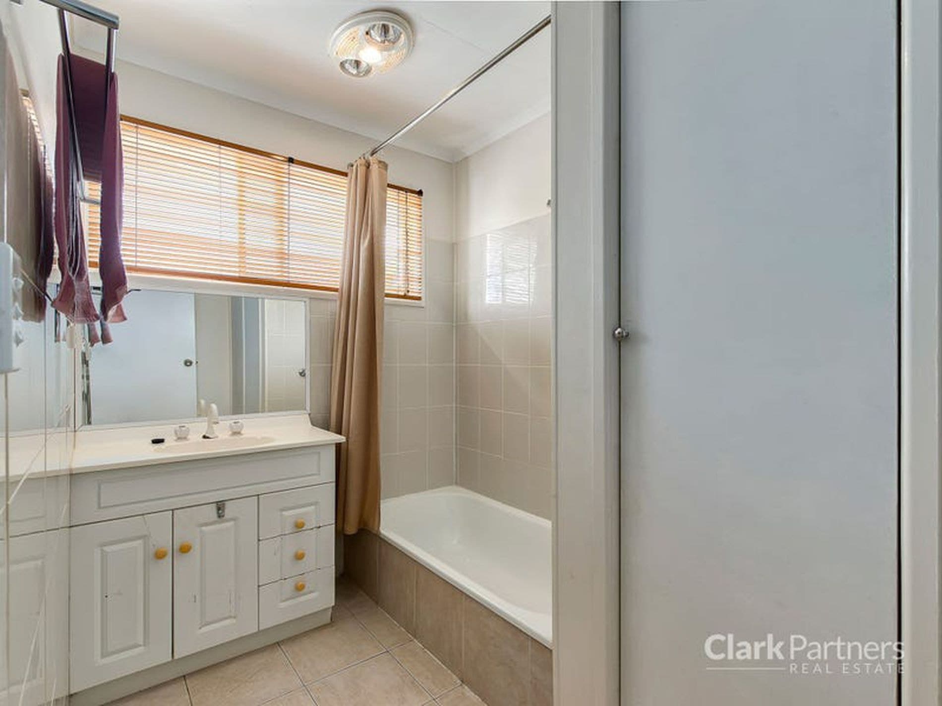 34 Windrest Street, Strathpine, QLD, Strathpine - Thumbnail 4
