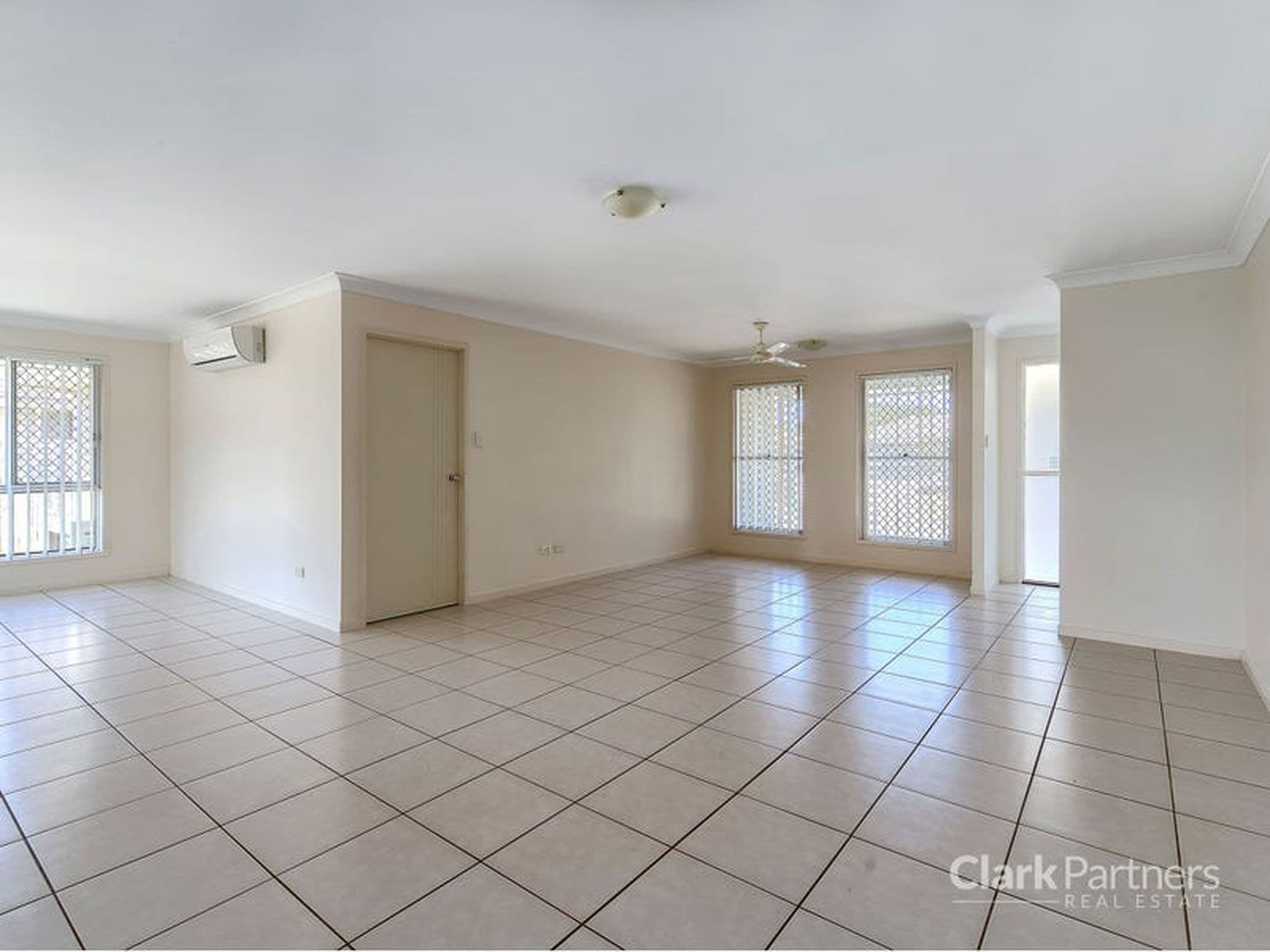 10 Adam Street, Beachmere, QLD, Beachmere - Thumbnail 3