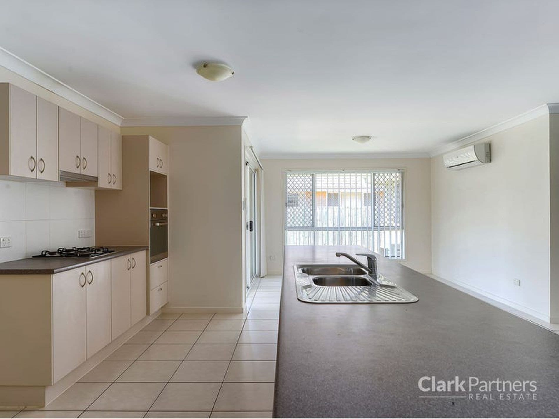 10 Adam Street, Beachmere, QLD, Beachmere - Thumbnail 5