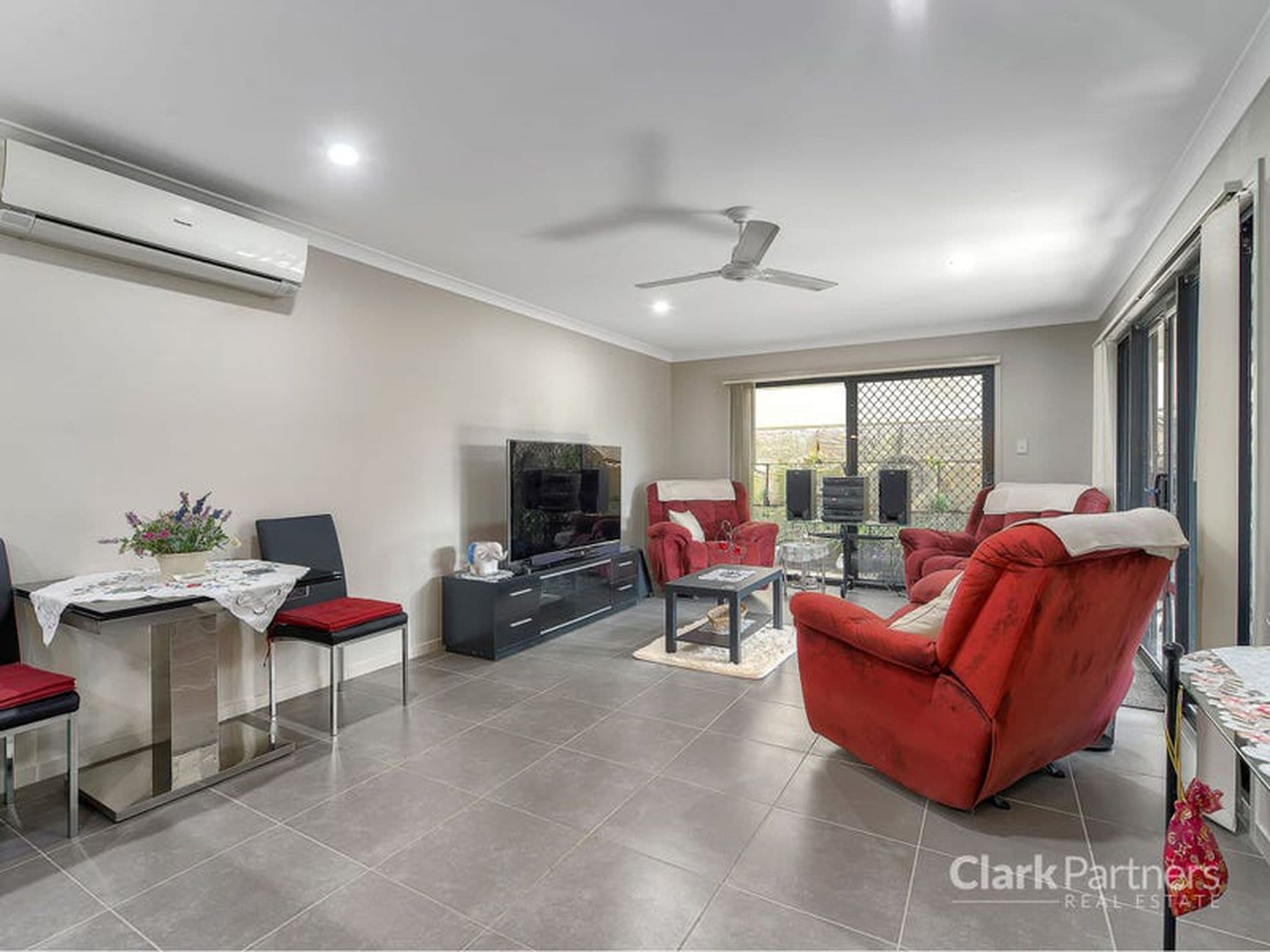25 Cootharaba Crescent, Warner, QLD, Warner - Thumbnail 2