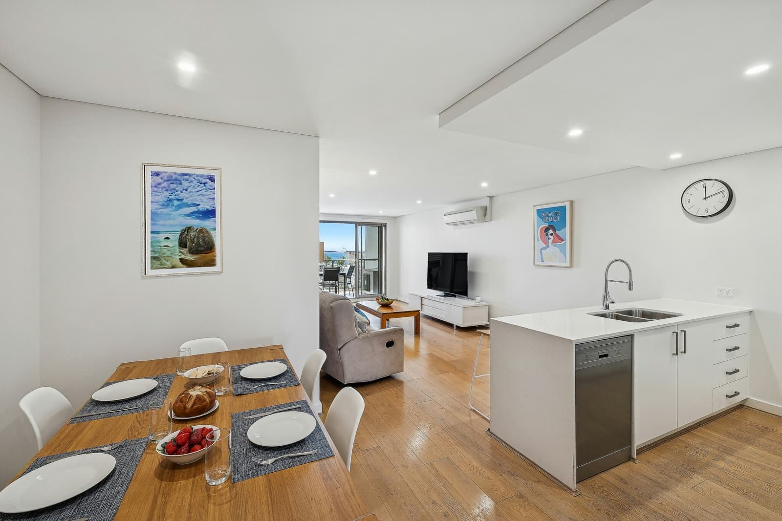 301/6 Bullecourt Street, Shoal Bay - Thumbnail 2
