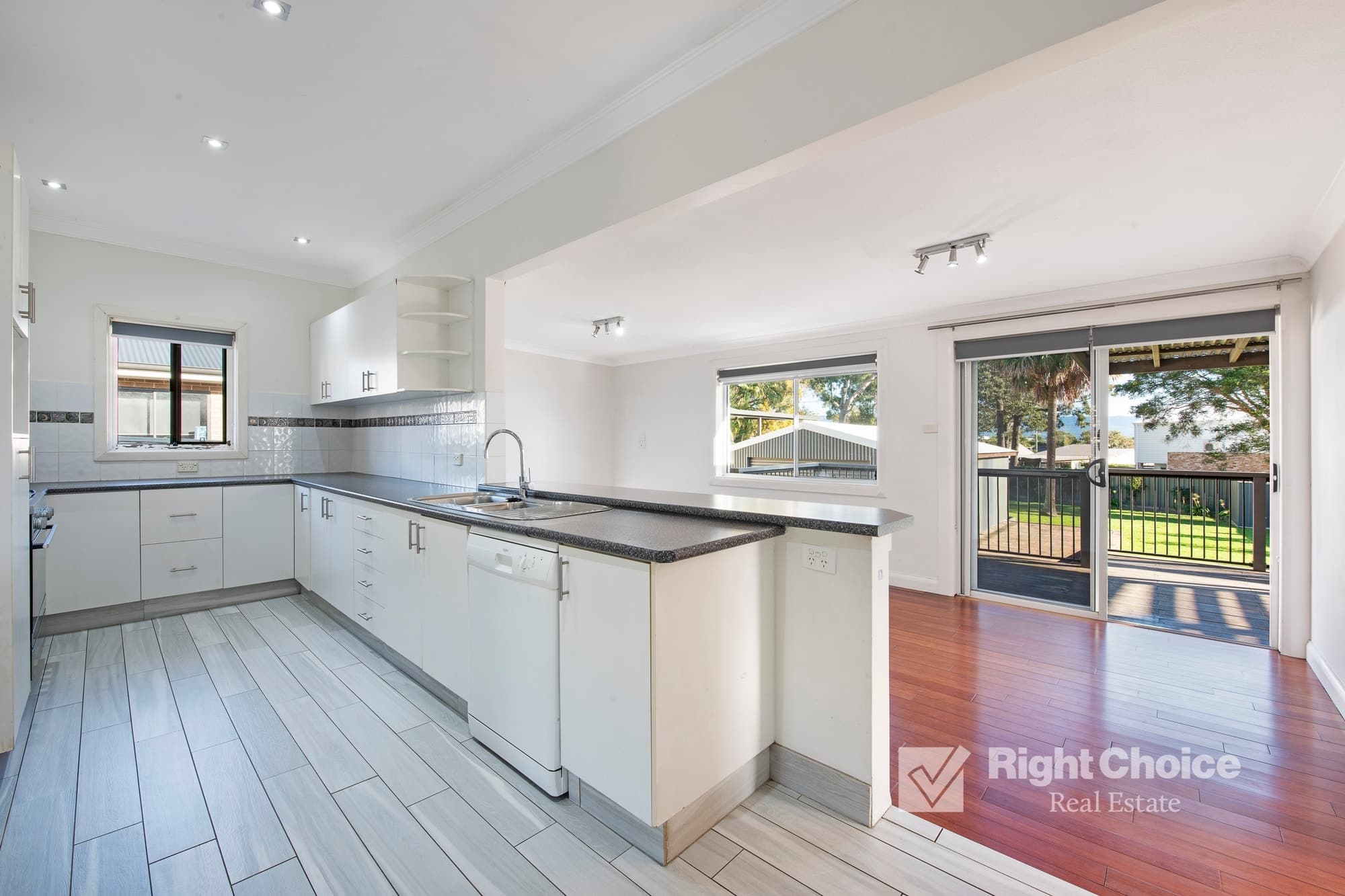 63 Lake Entrance Road, Oak Flats NSW, Oak Flats - Thumbnail 5